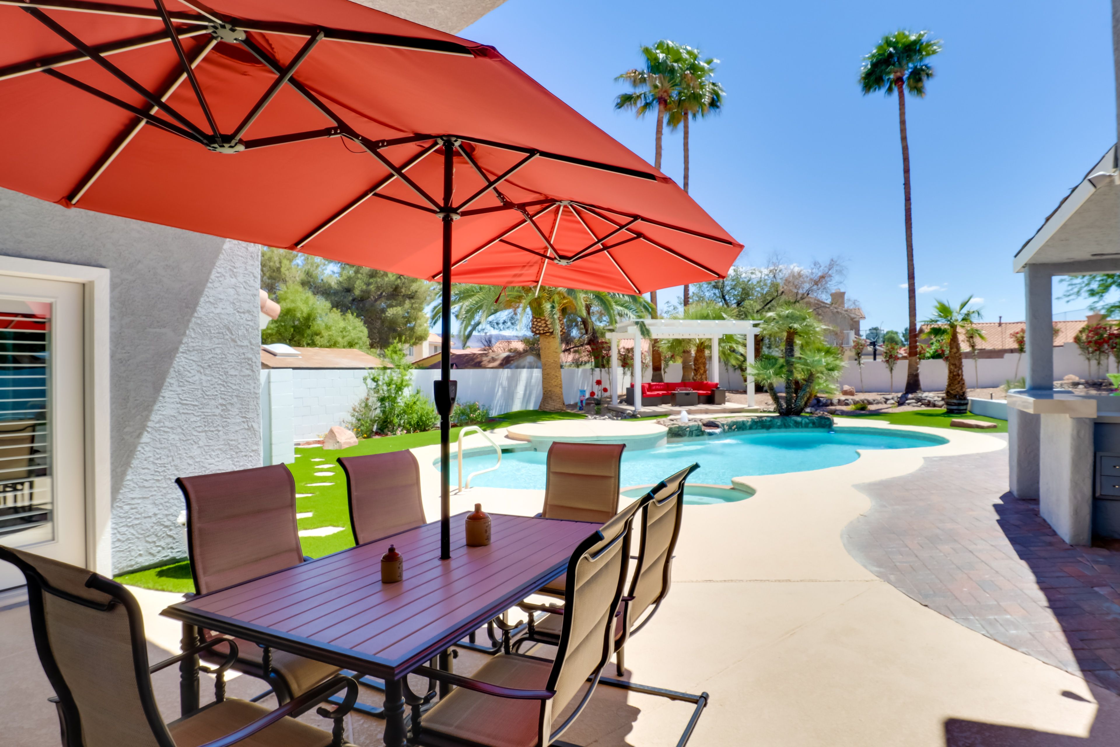 Private Patio & Yard | Outdoor Kitchen | Gas Grill | Pool | Bar Area