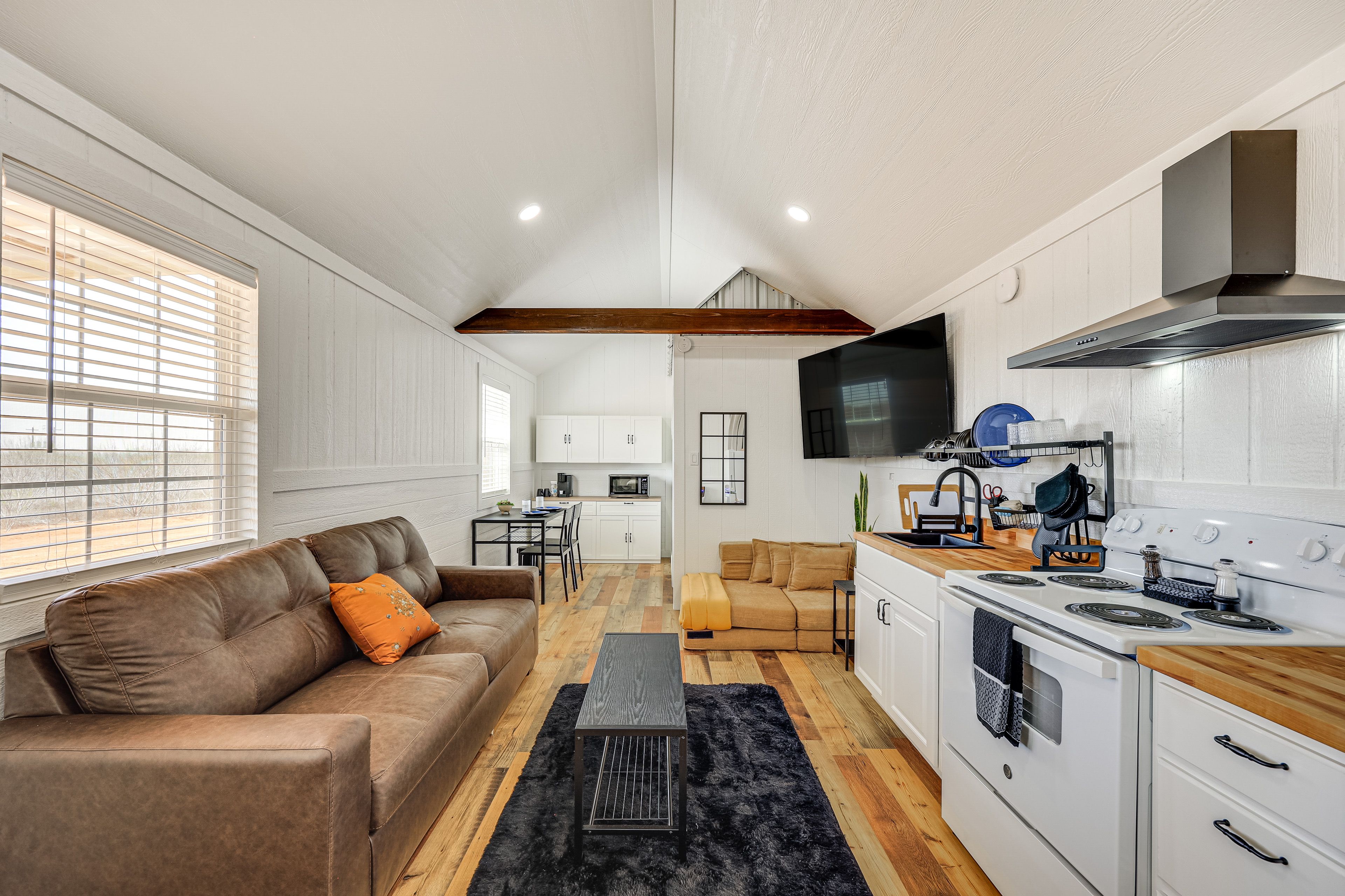 Studio Interior | Free WiFi | Single-Story Unit