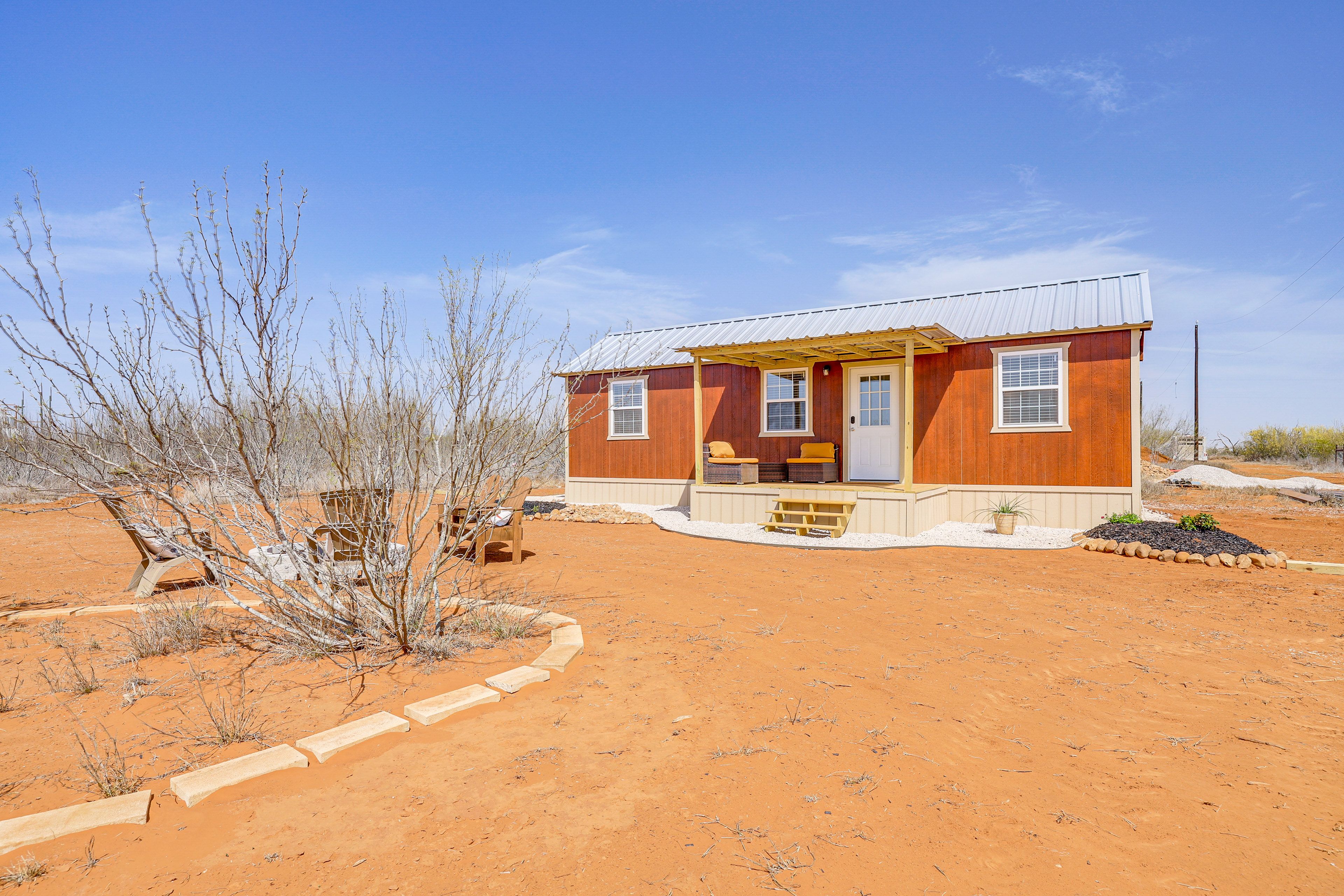 Parking | Driveway (Ample Parking) | RV/Trailer Parking Available