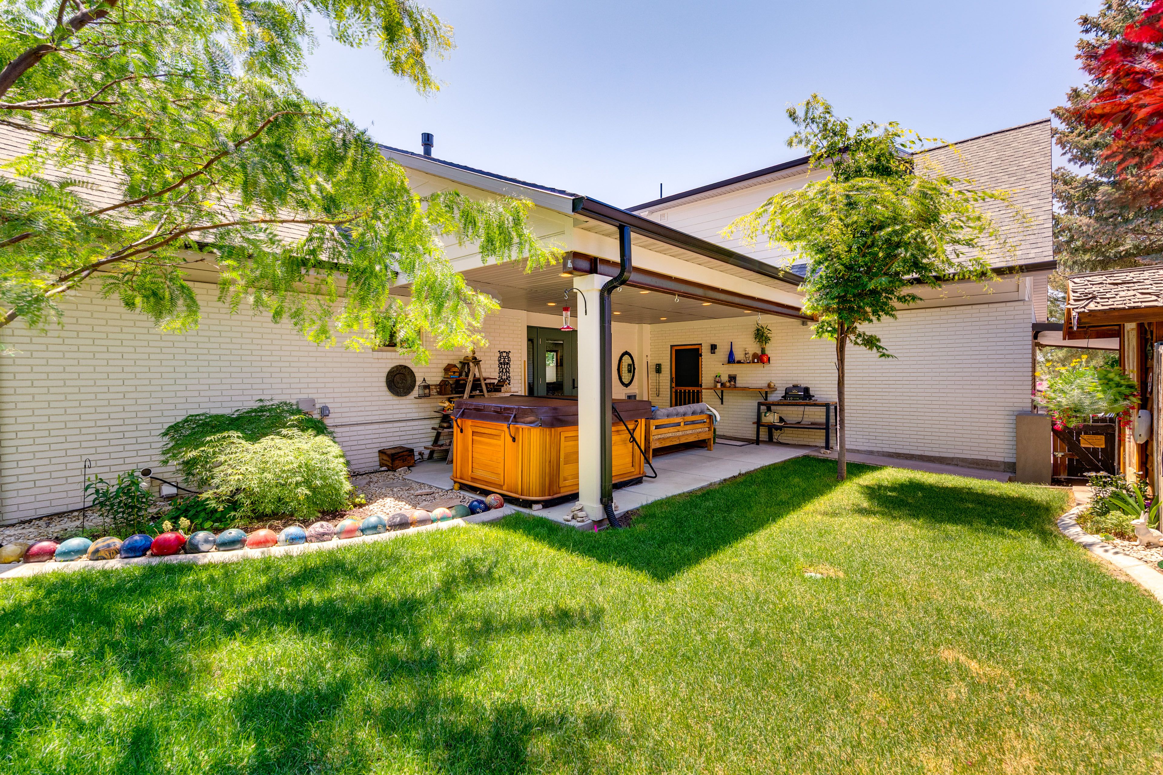 Shared Outdoor Space | Covered Patio | Hot Tub