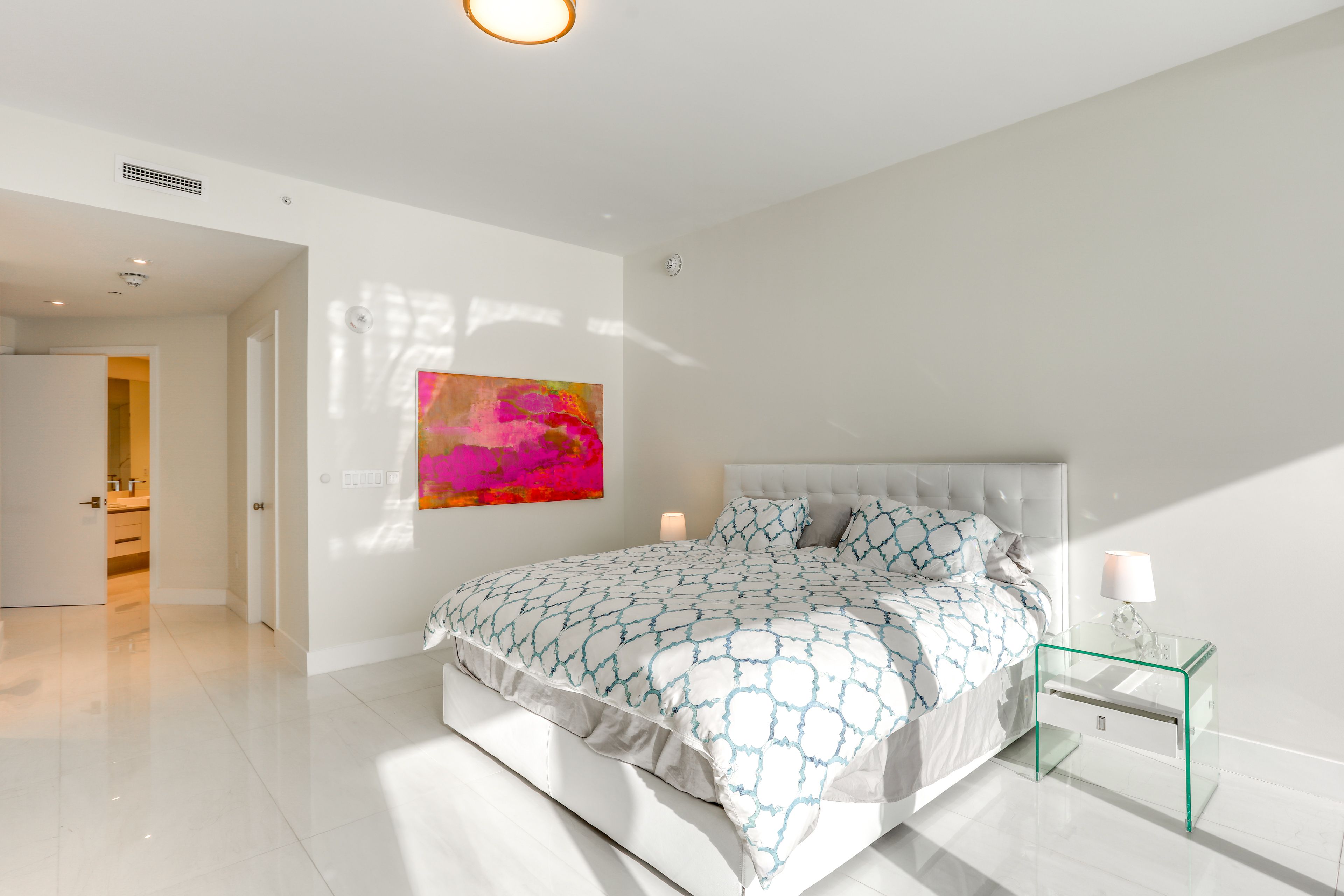 Bedroom 1 | King Bed
