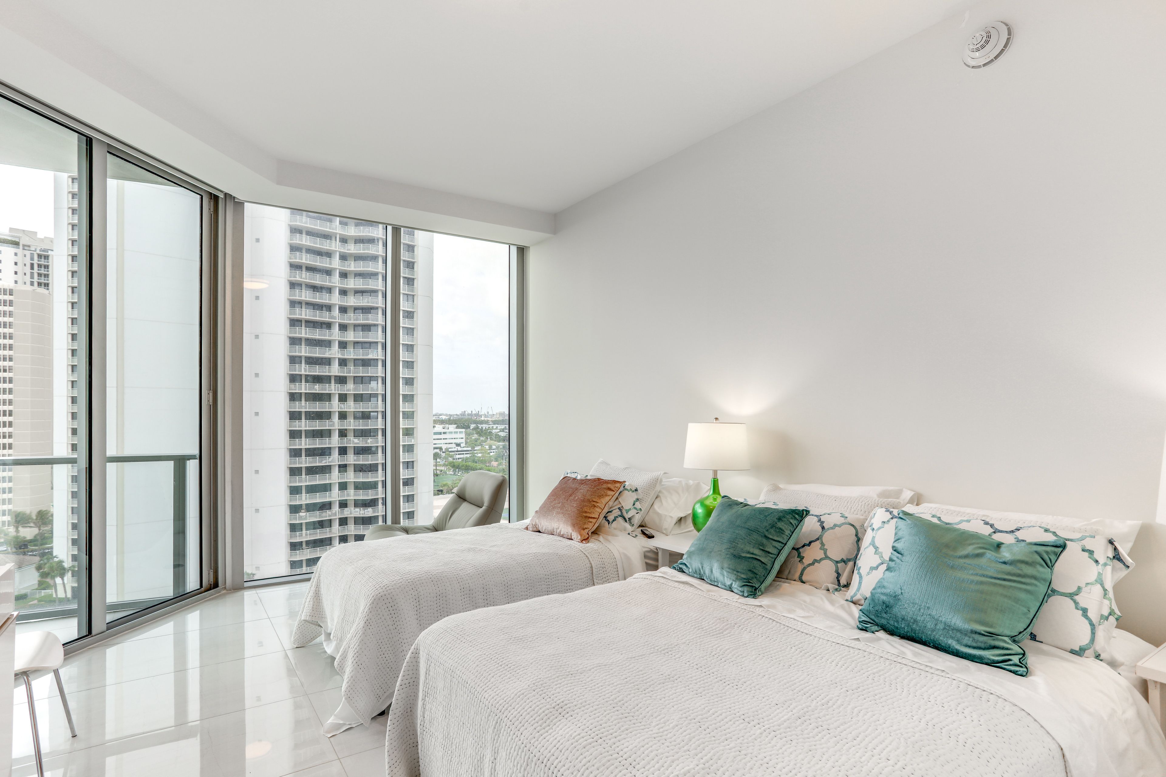 Bedroom 2 | Queen Bed | Twin XL Bed