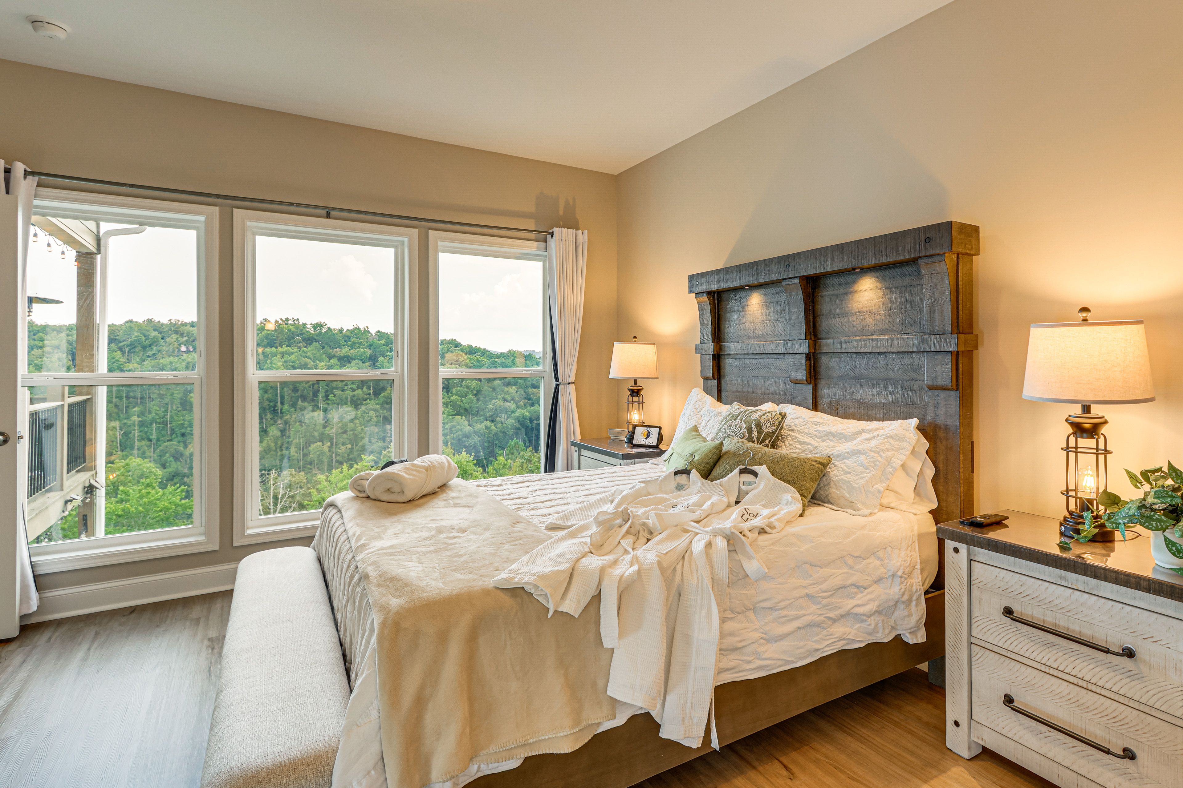 Bedroom 2 | Main Level | Queen Bed