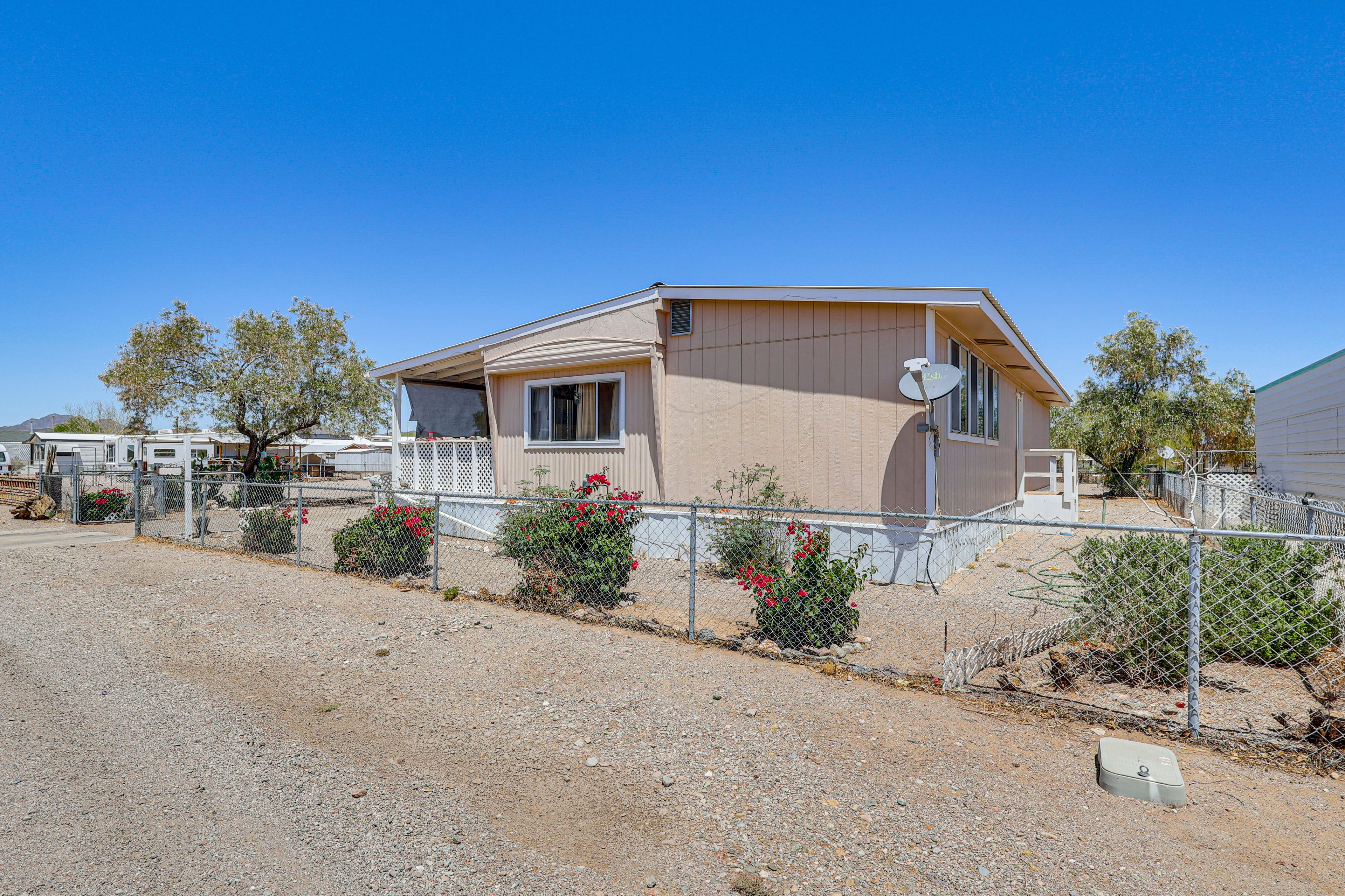Quartzite Vacation Rental | 1BR | 2BA | 1,200 Sq Ft | Step-Free Entry