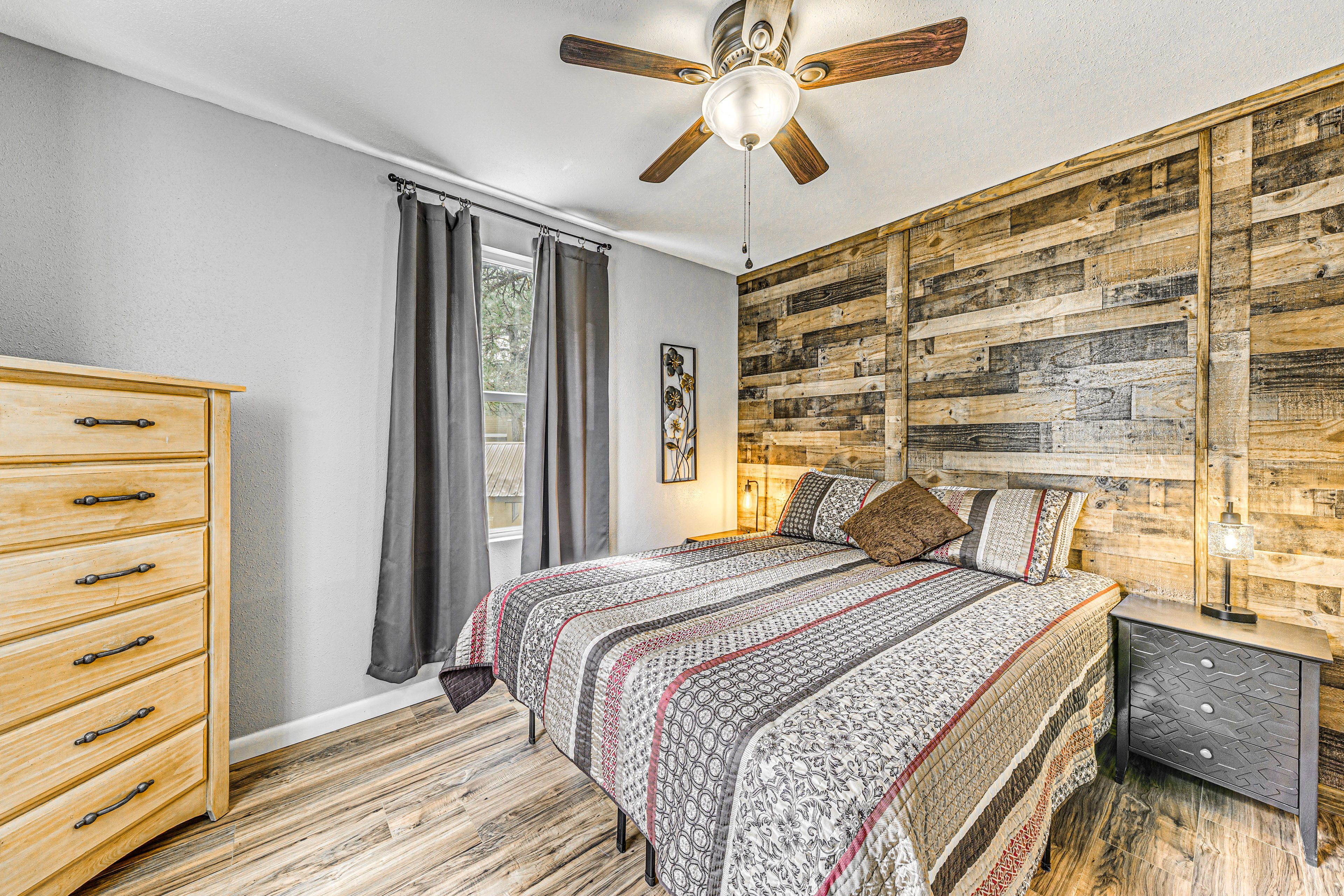 Bedroom 2 | Queen Bed | 1st Floor