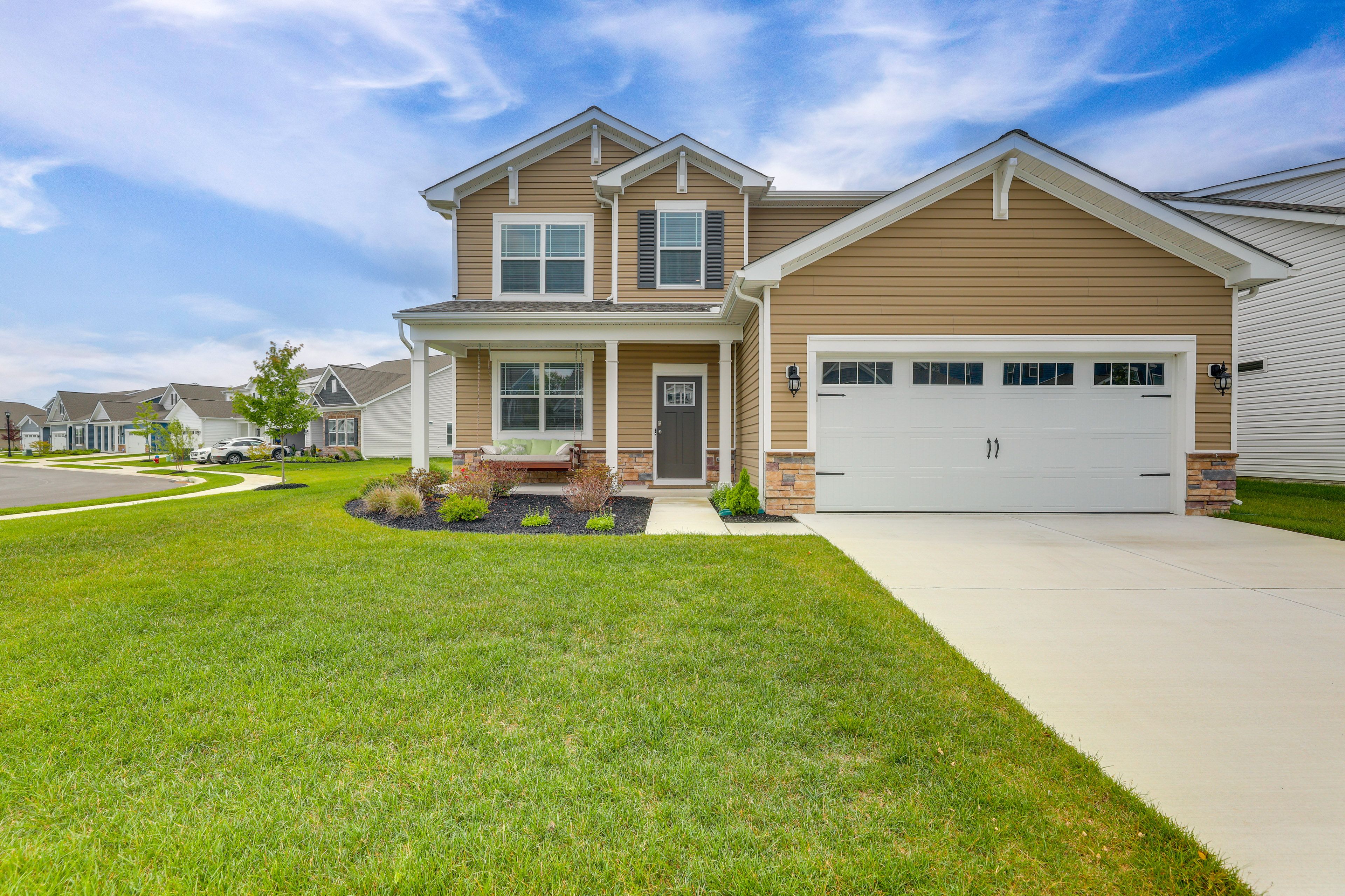 Exterior | Garage (1 Vehicle) | Driveway (2 Vehicles) | Free Street Parking