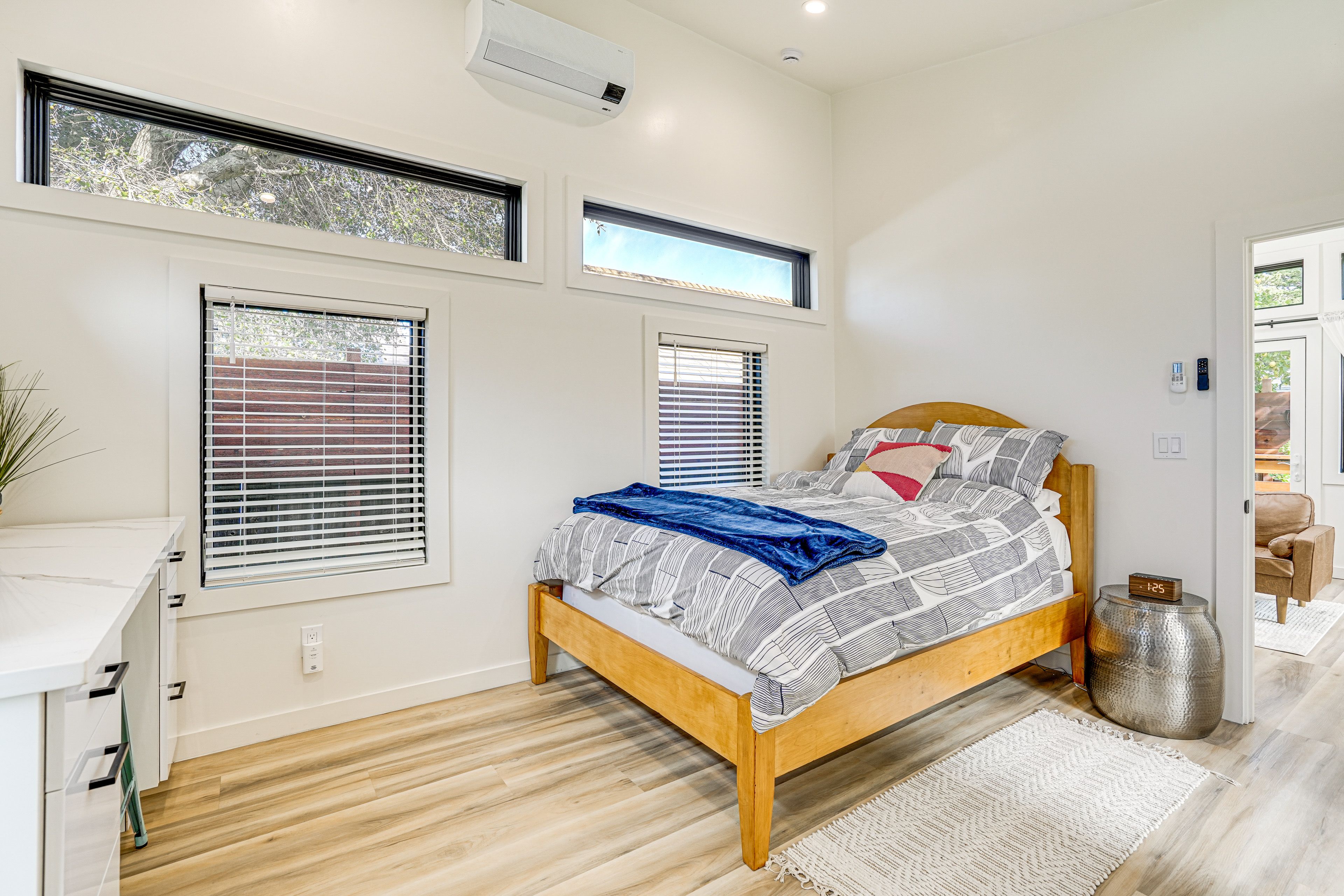 Bedroom | Queen Bed | Linens Provided