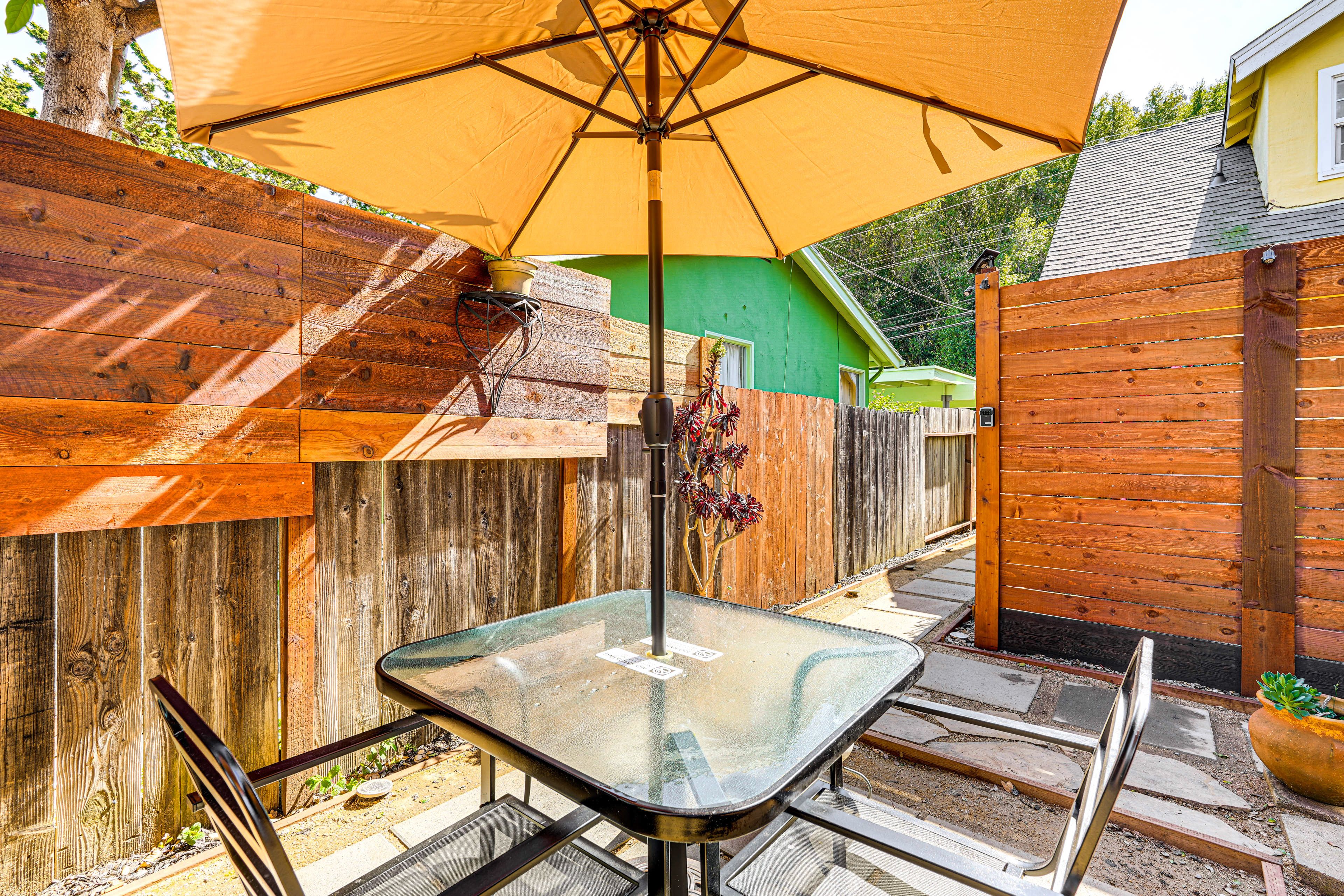Lower Patio | Outdoor Dining