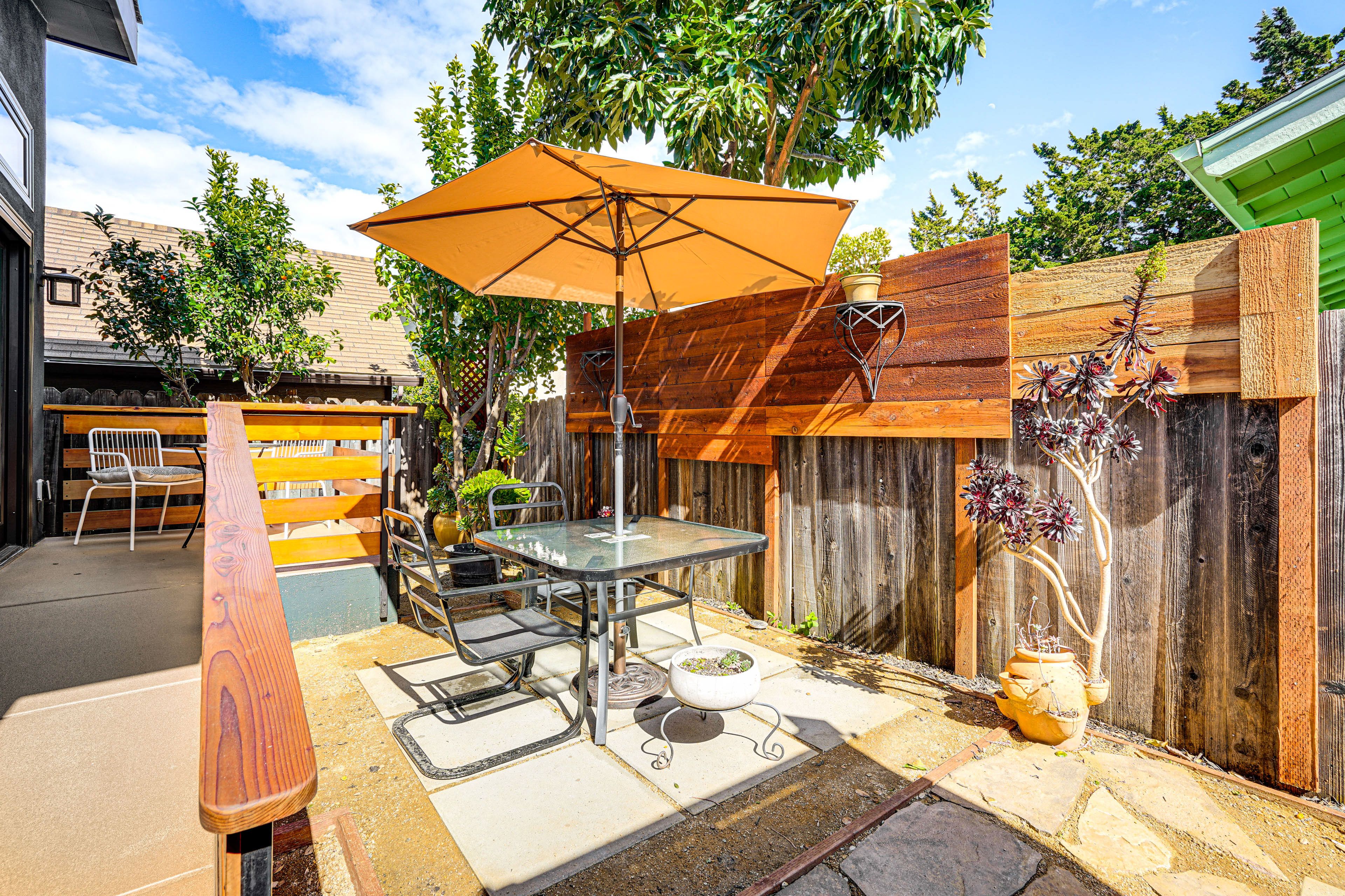 Furnished Patio | Outdoor Dining Area
