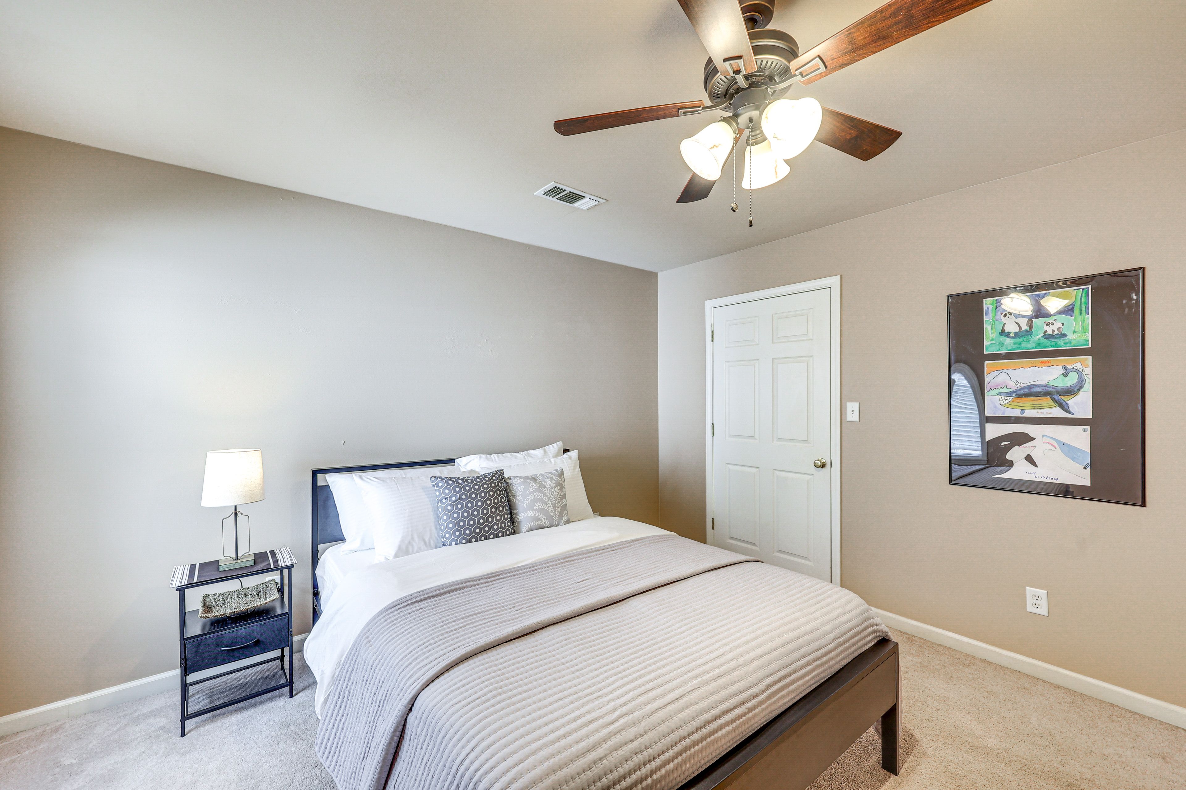 Bedroom 3 | Queen Bed