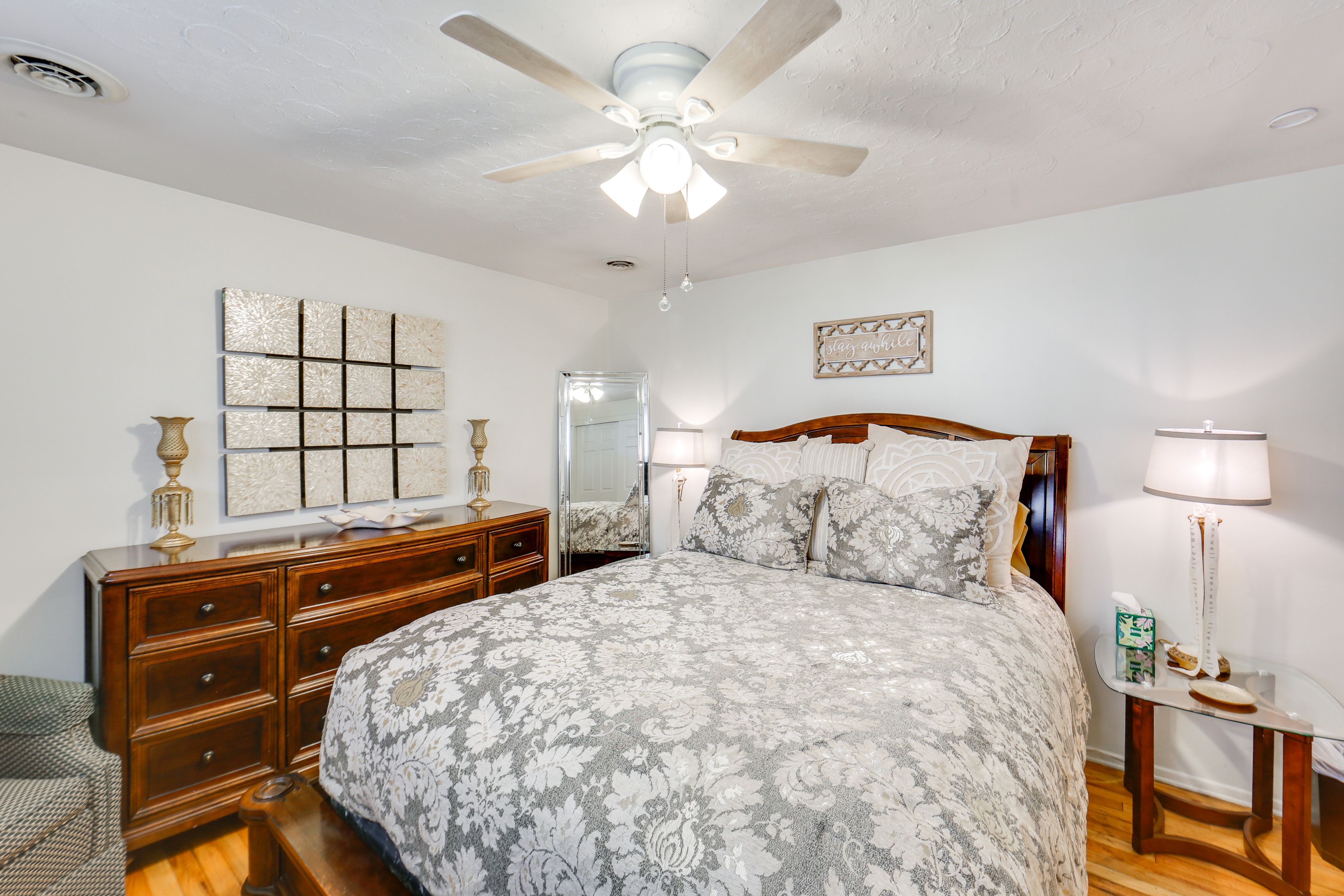 Bedroom 4 | Full Bed | Middle Level