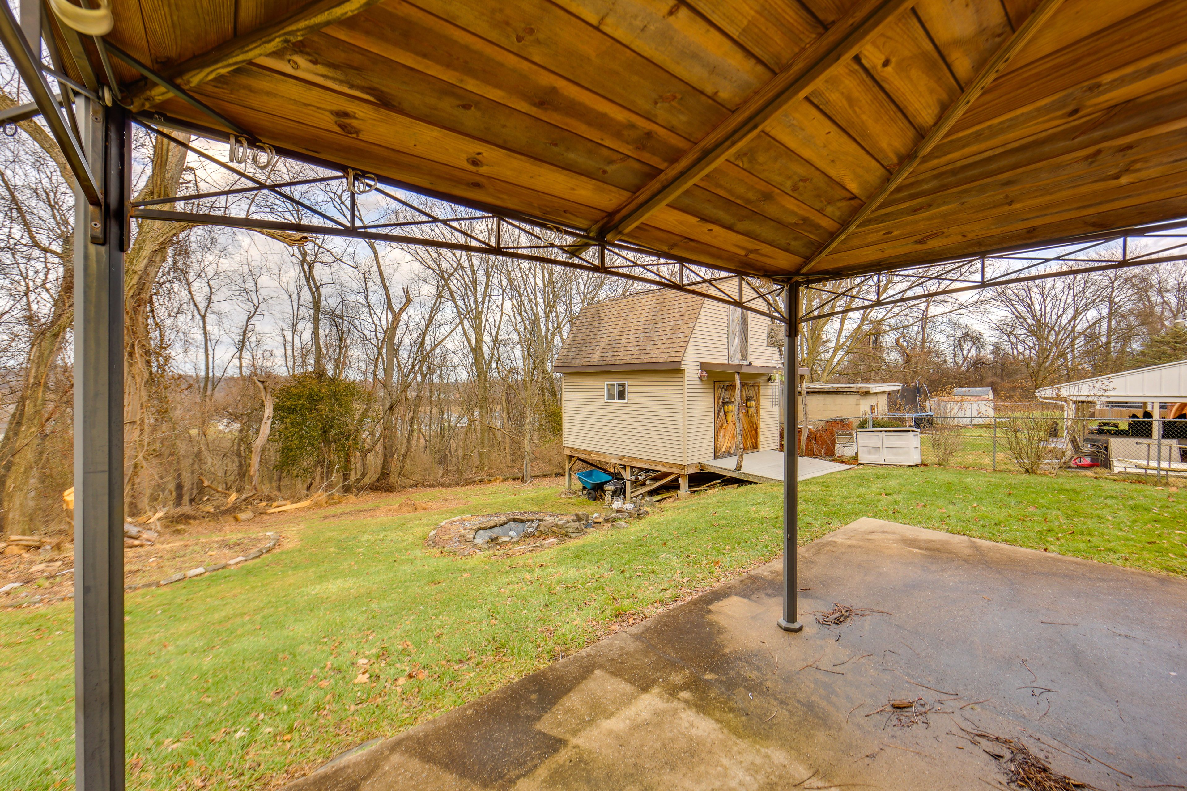 Private Backyard | Covered Patio