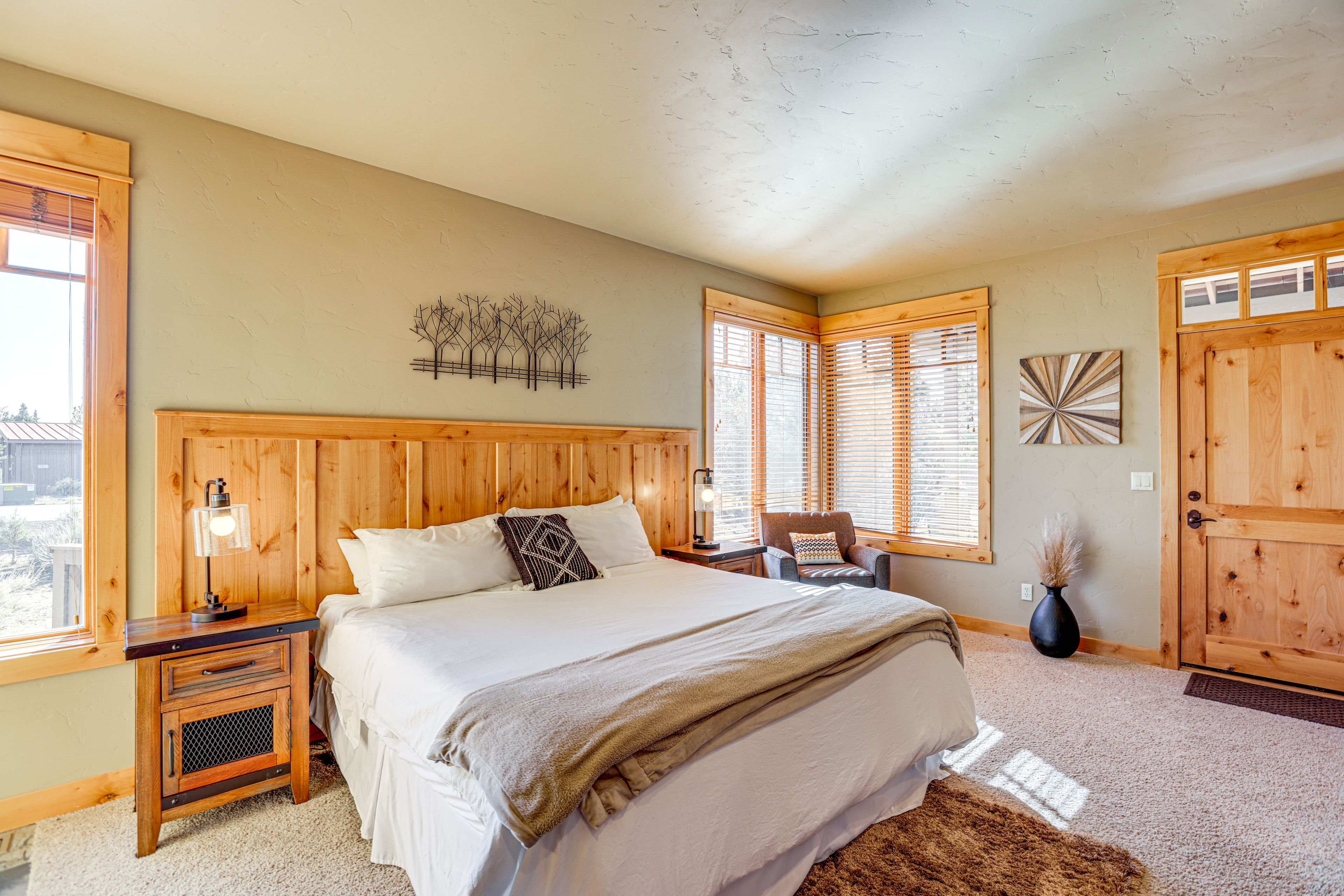 Bedroom 1 | King Bed | Smart TV | Gas Fireplace | Laptop Workspace