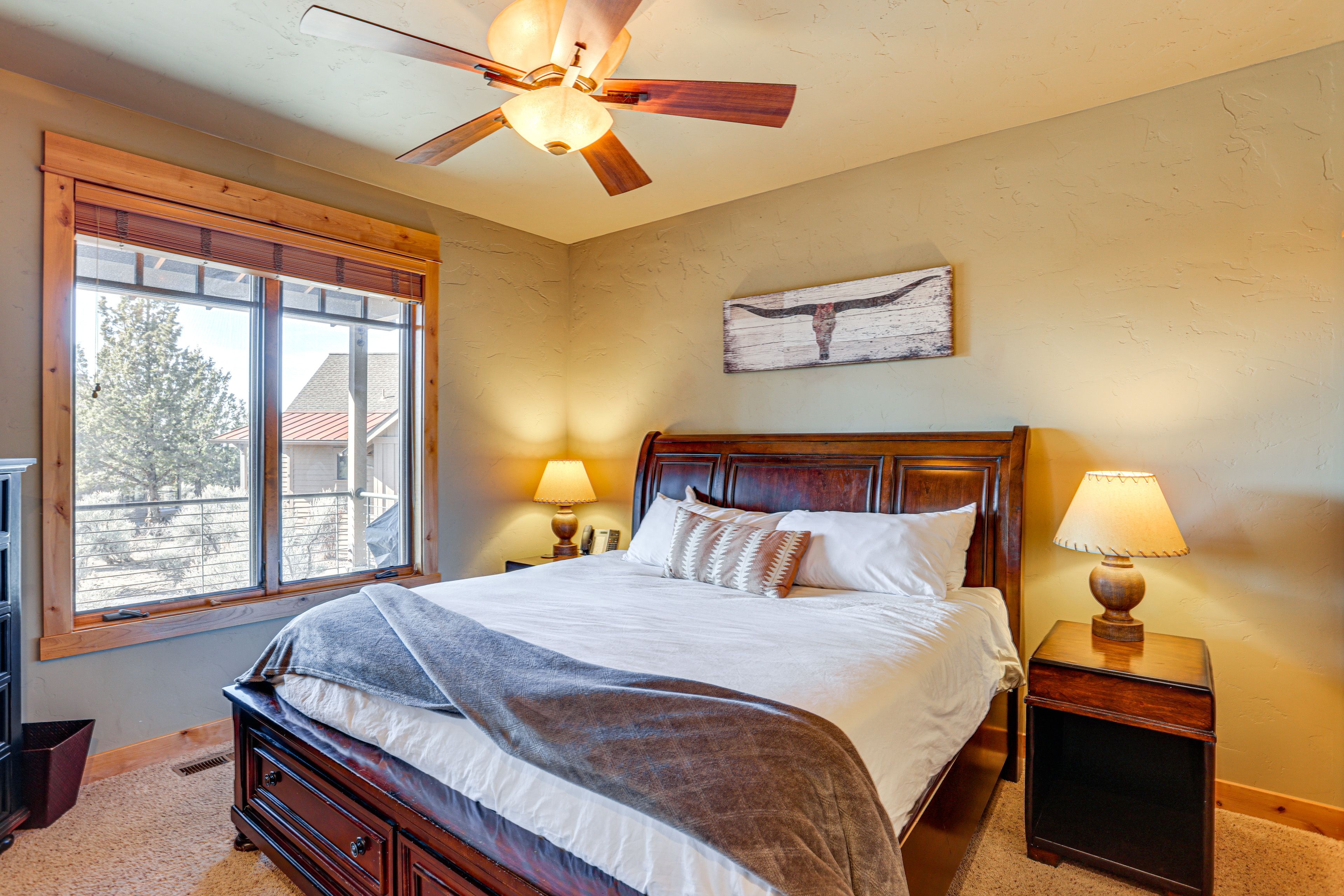 Bedroom 2 | King Bed | Smart TV