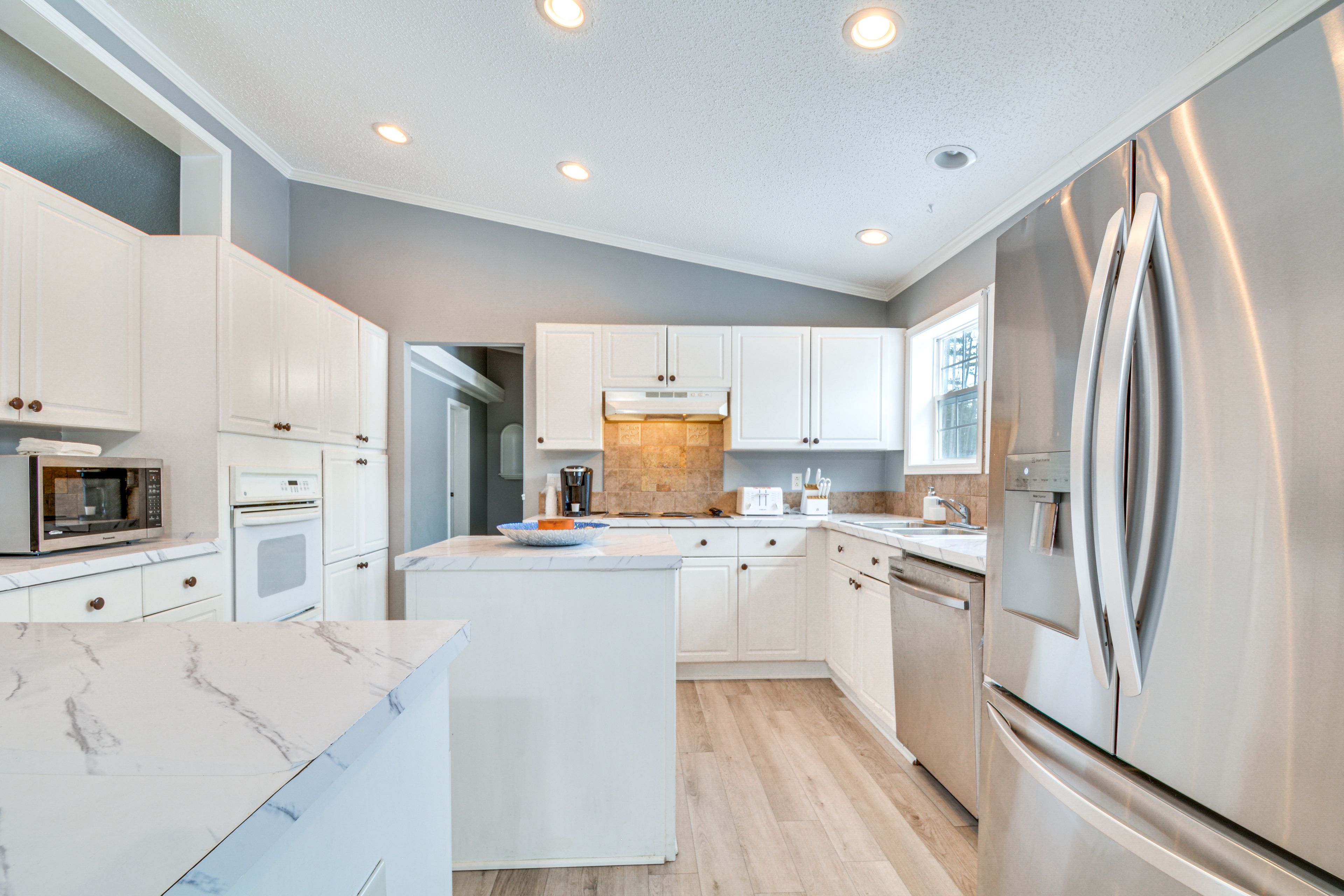 Kitchen | Dishwasher | Toaster