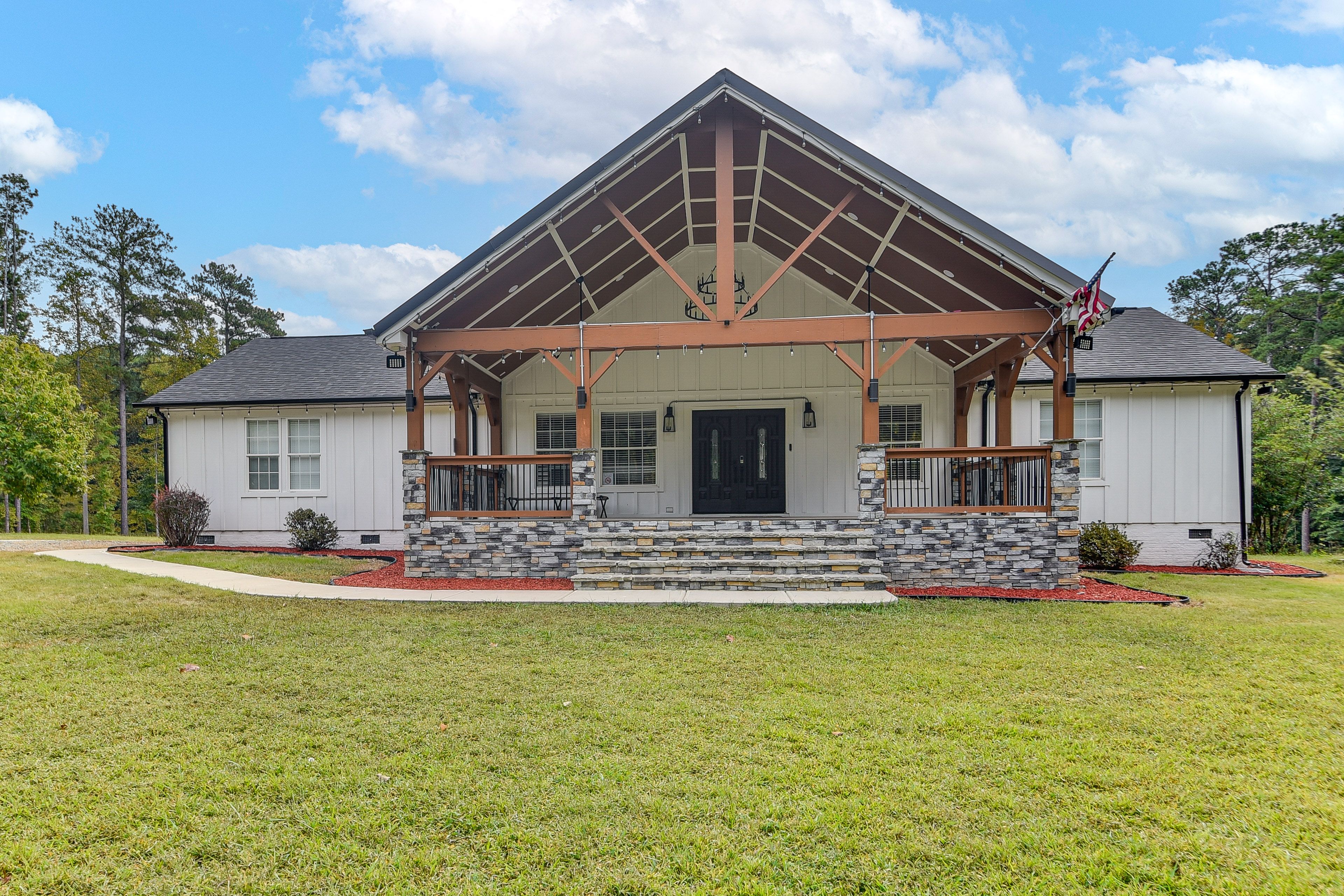 New Hill Vacation Rental | 4BR | 2BA | Steps Required | 2,000 Sq Ft