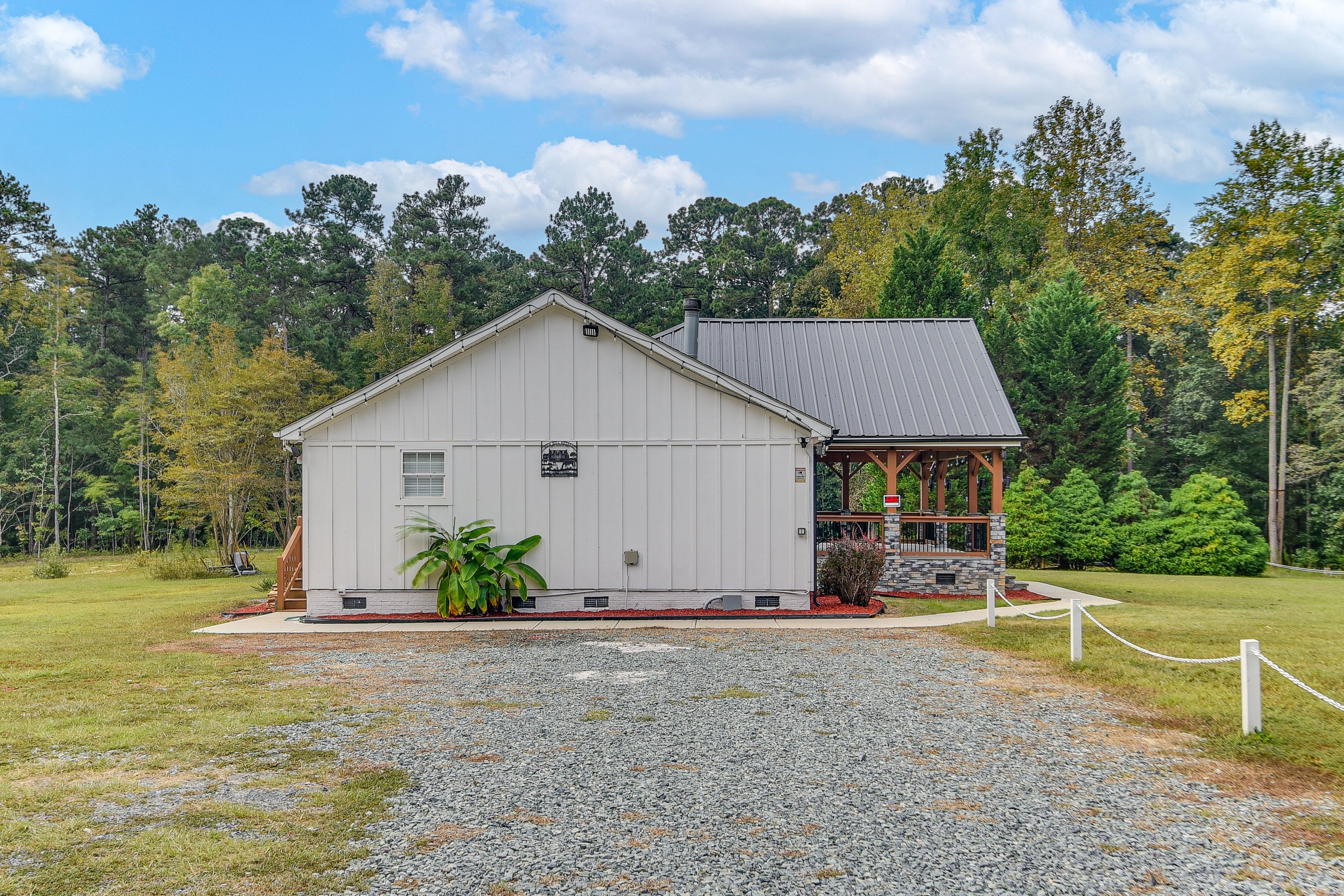 Parking | Driveway (6 Vehicles)