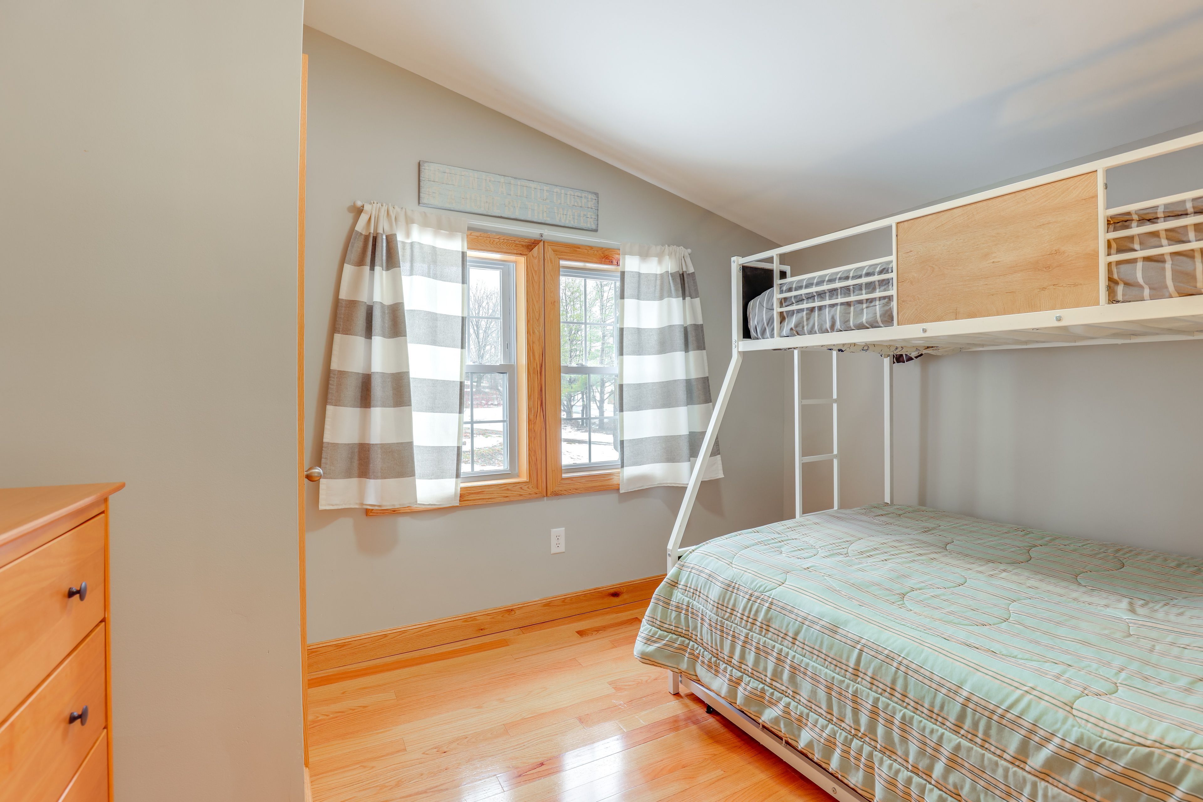 Bedroom 2 | Main Level | Twin/Full Bunk Bed w/ Twin Trundle Bed