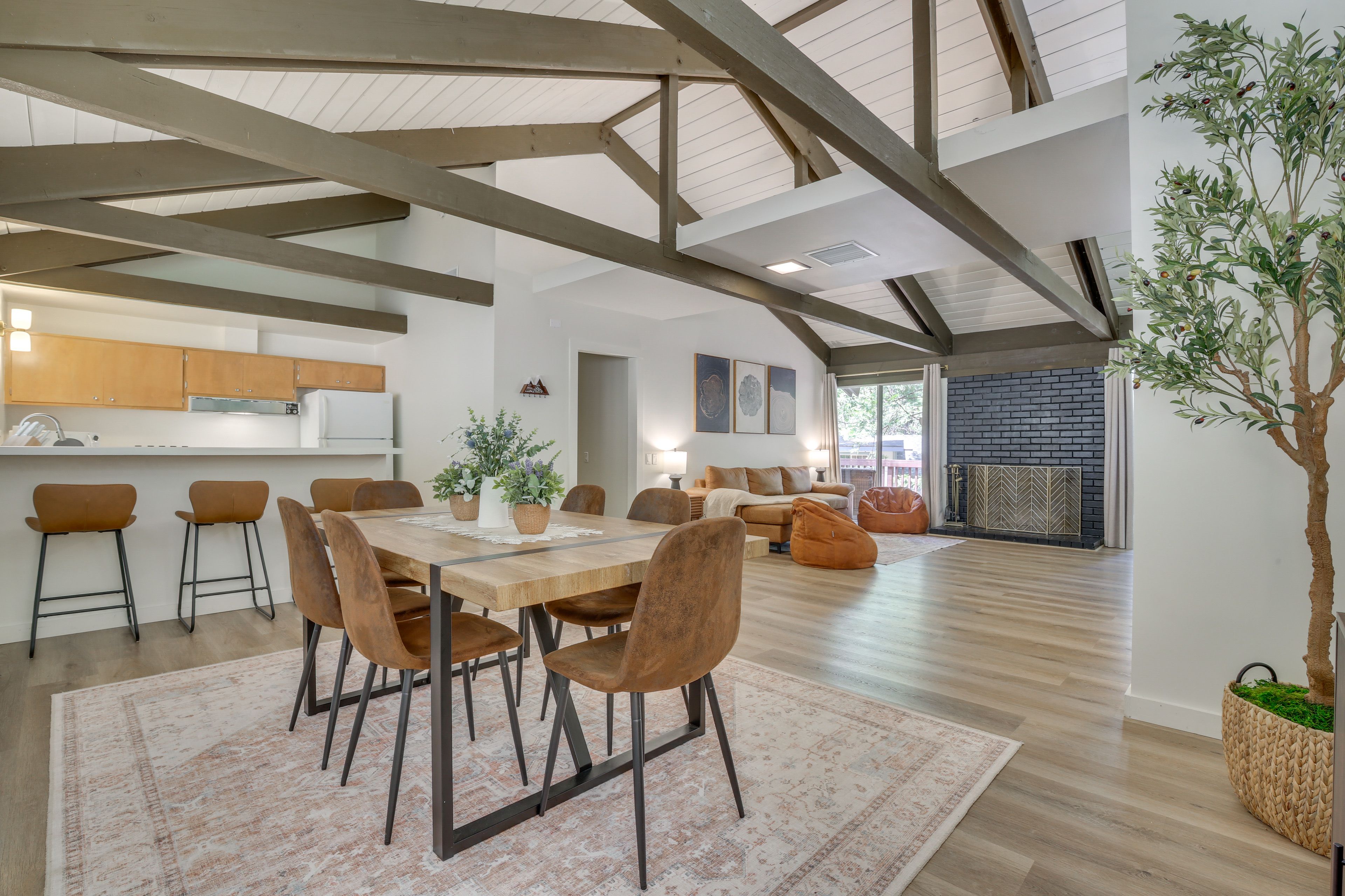 Twin Peaks Vacation Rental | 3BR | 2BA | 1,406 Sq Ft | 4 Steps to Enter