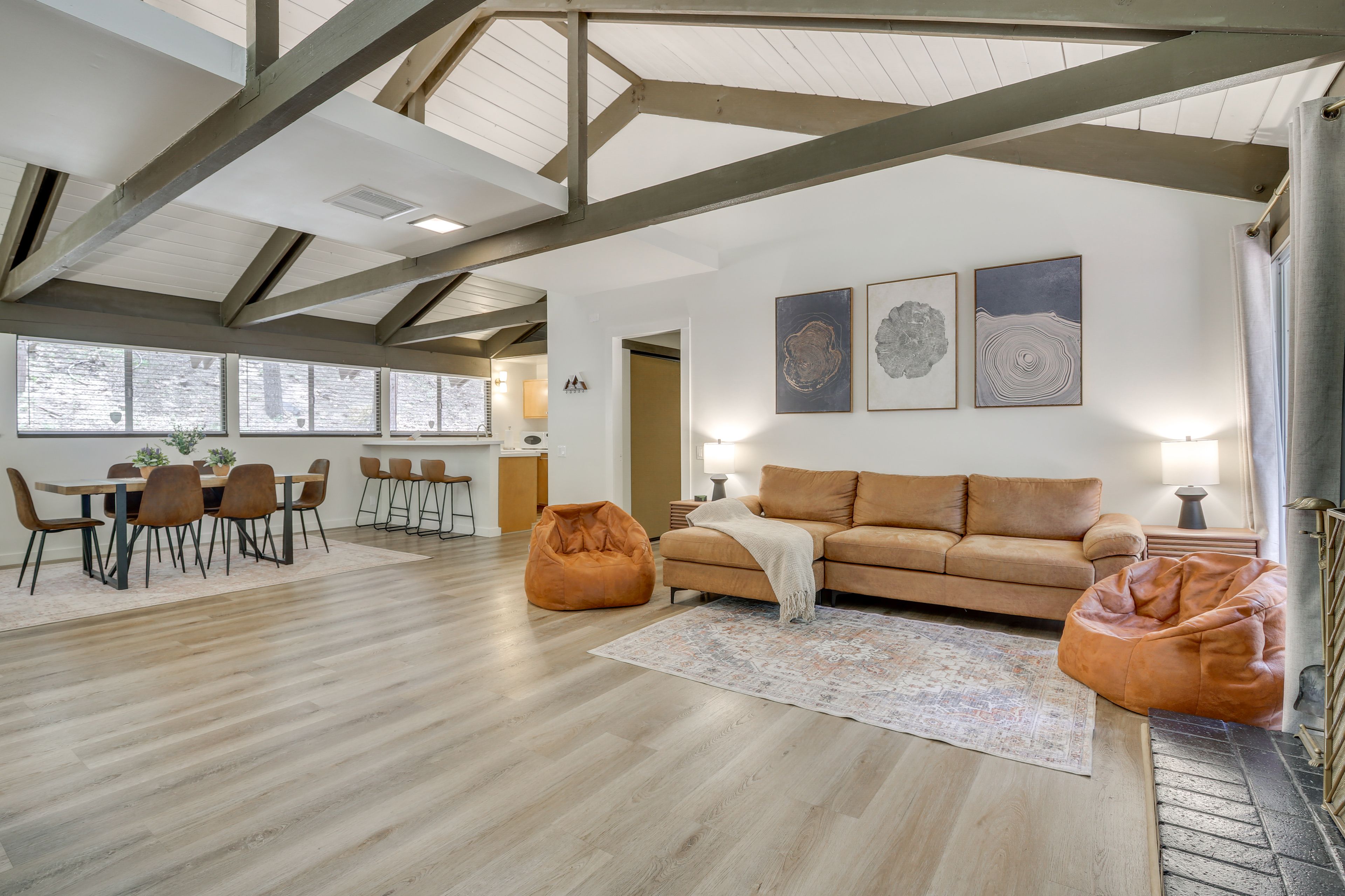 Living Room | Central Heating | Free WiFi | Smart TV