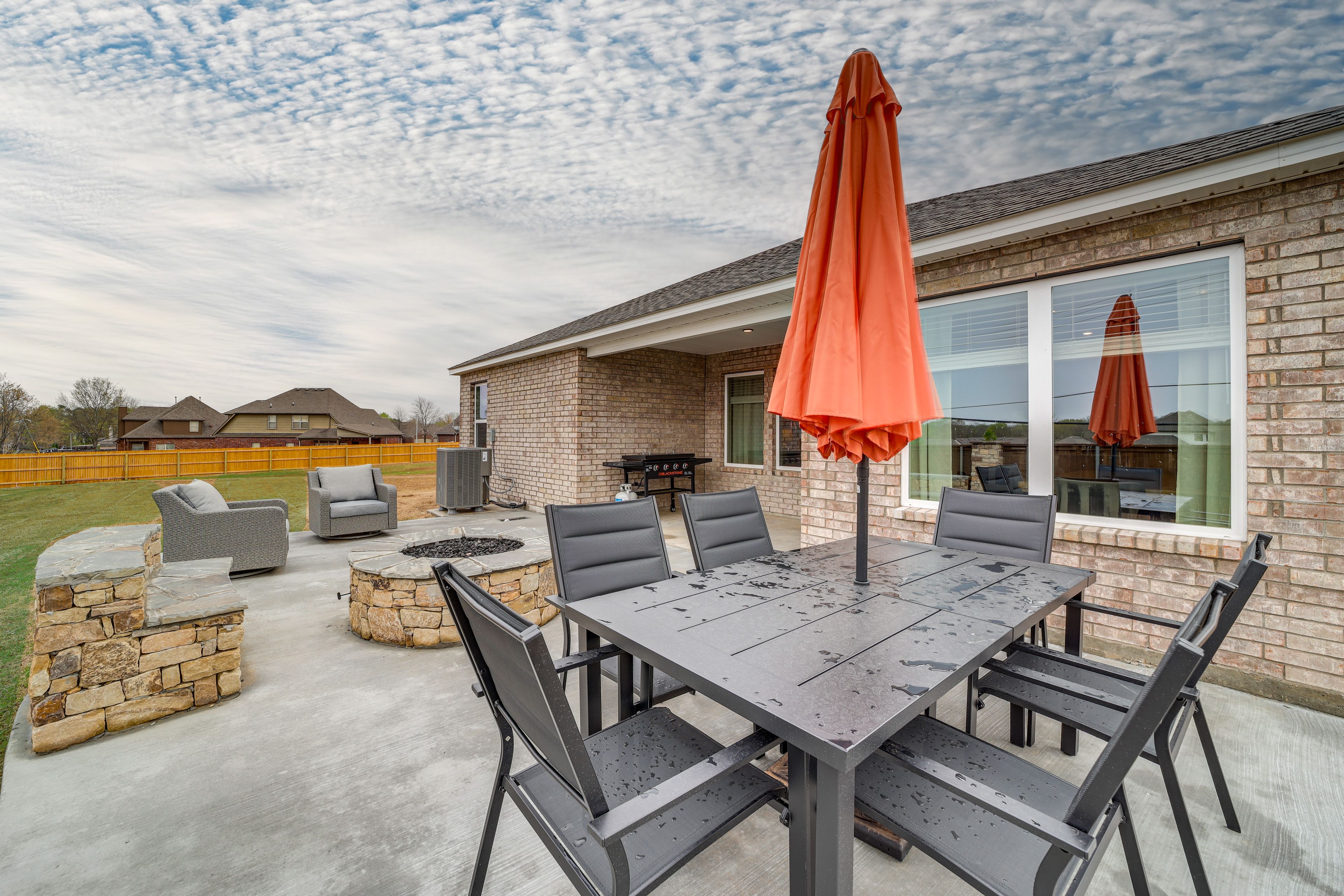 Broken Arrow Vacation Rental | 3BR | 2BA | 1,400 Sq Ft | 1 Step to Enter