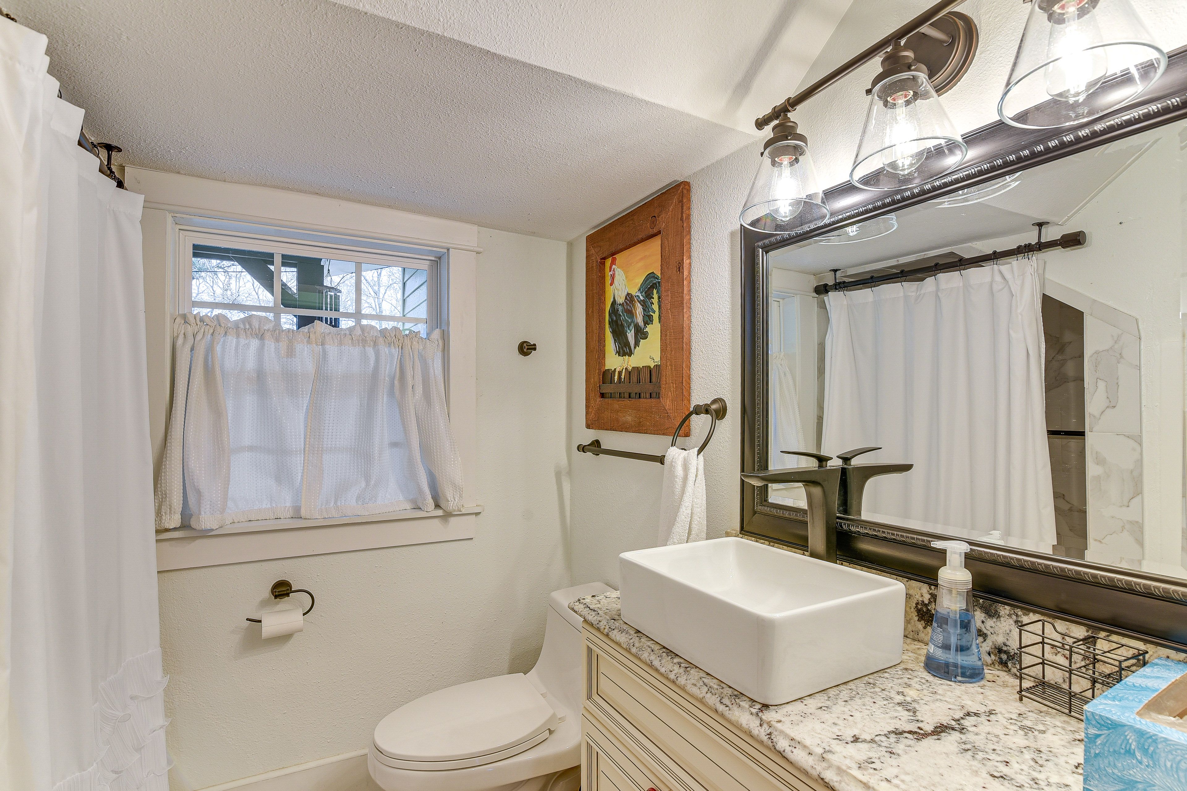 Full Bathroom | 1st Floor
