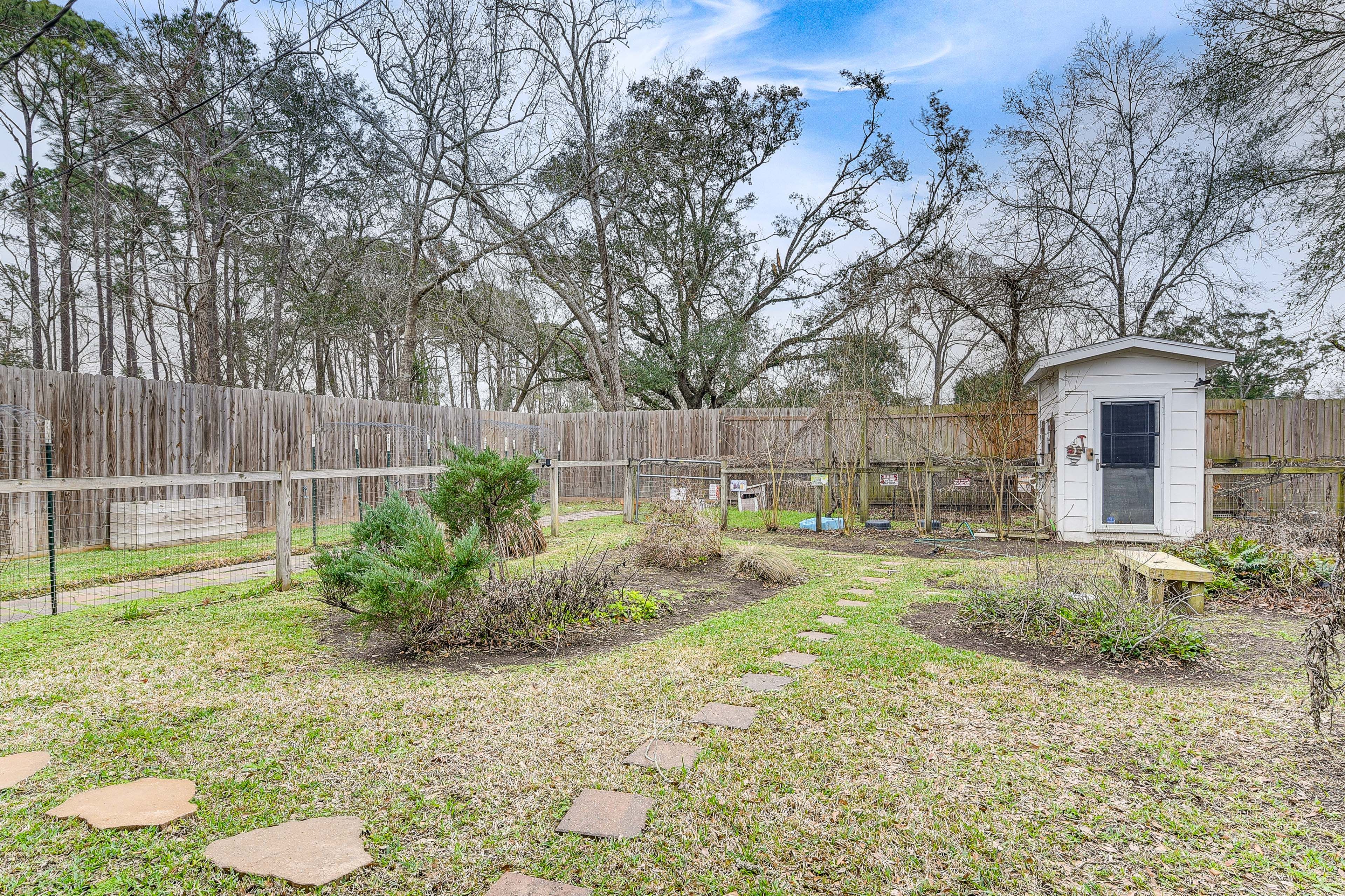 House Exterior | Fire Pit | Fenced Yard | Chicken Coop