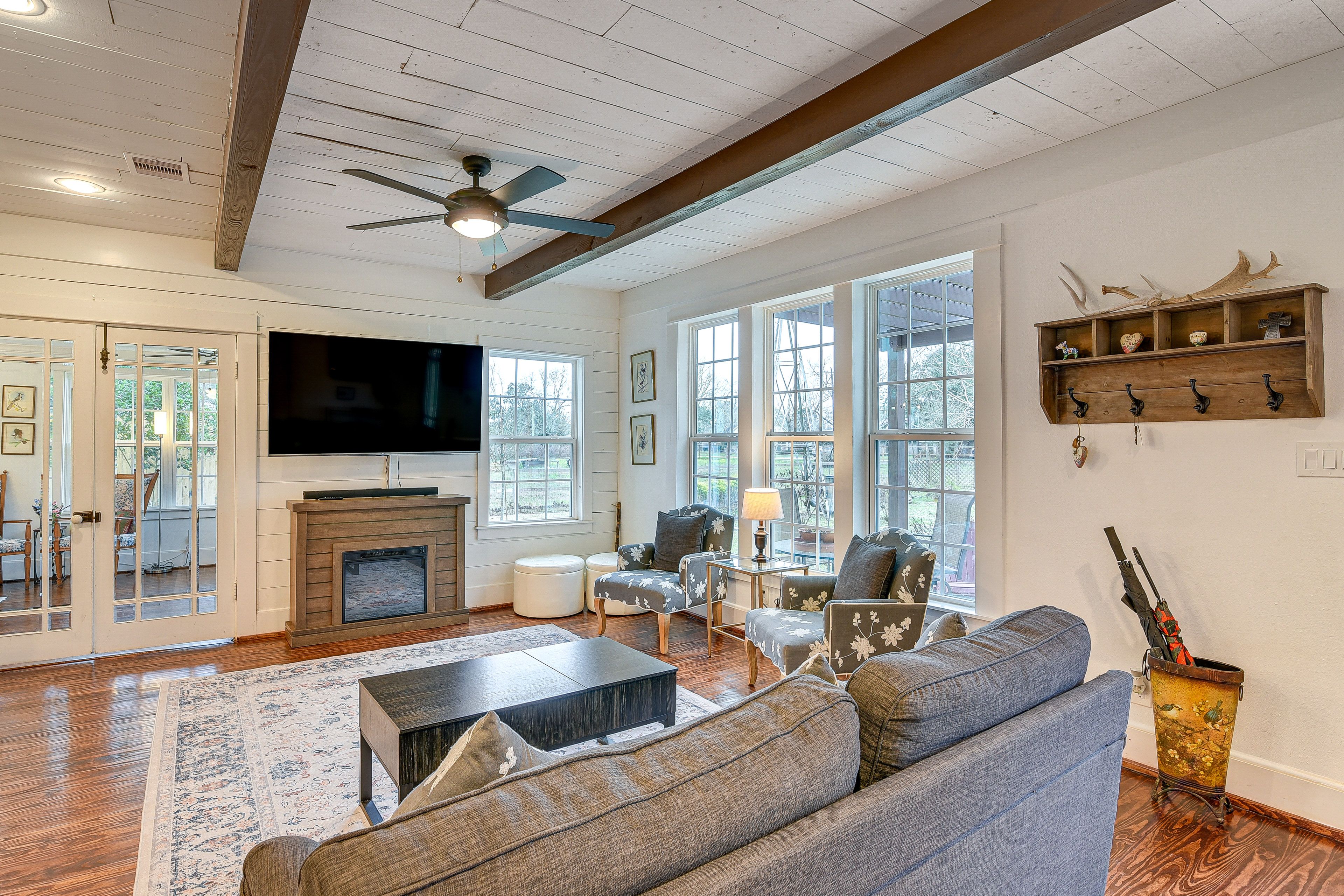 Living Area | Decorative Fireplace | Smart TV