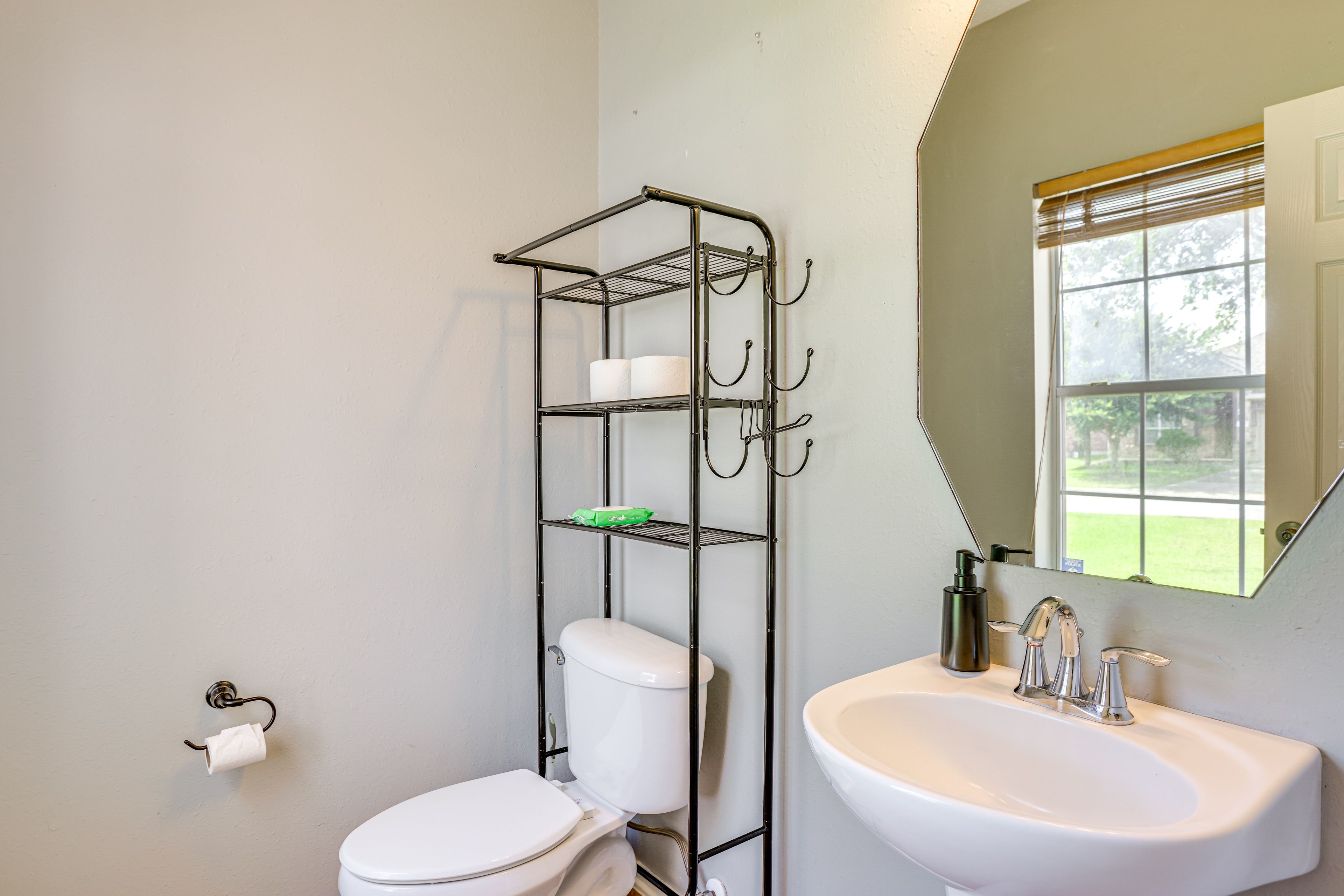 Half Bathroom | 1st Floor