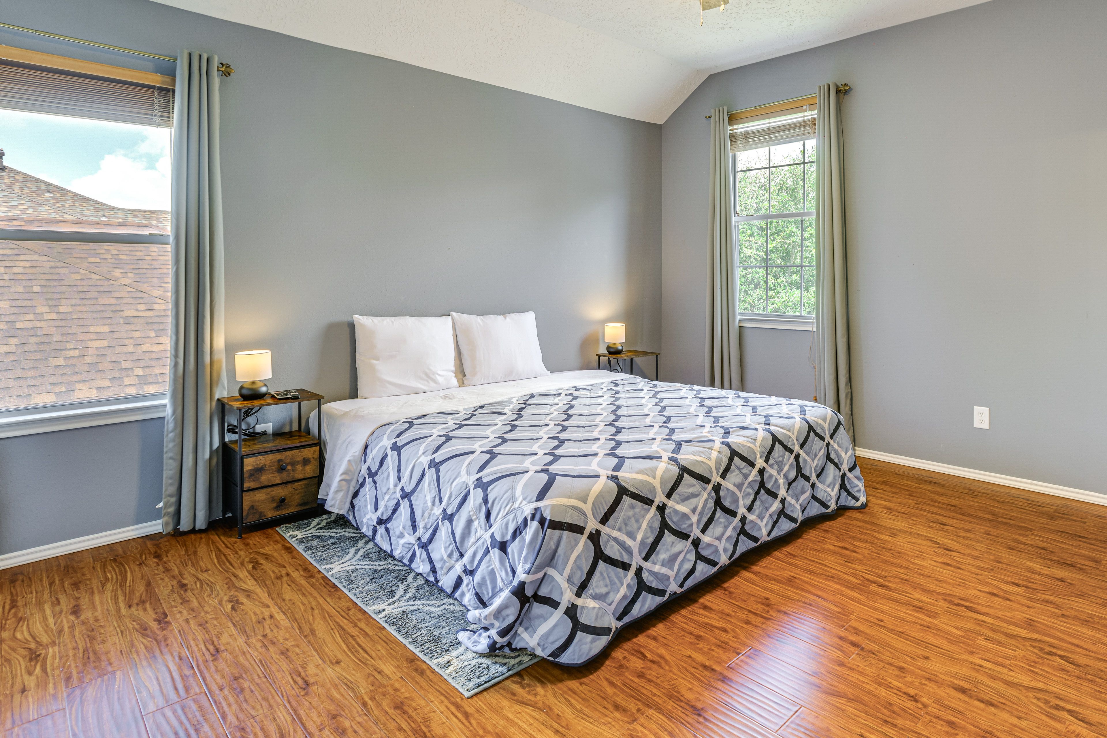 Bedroom 2 | King Bed | 2nd Floor