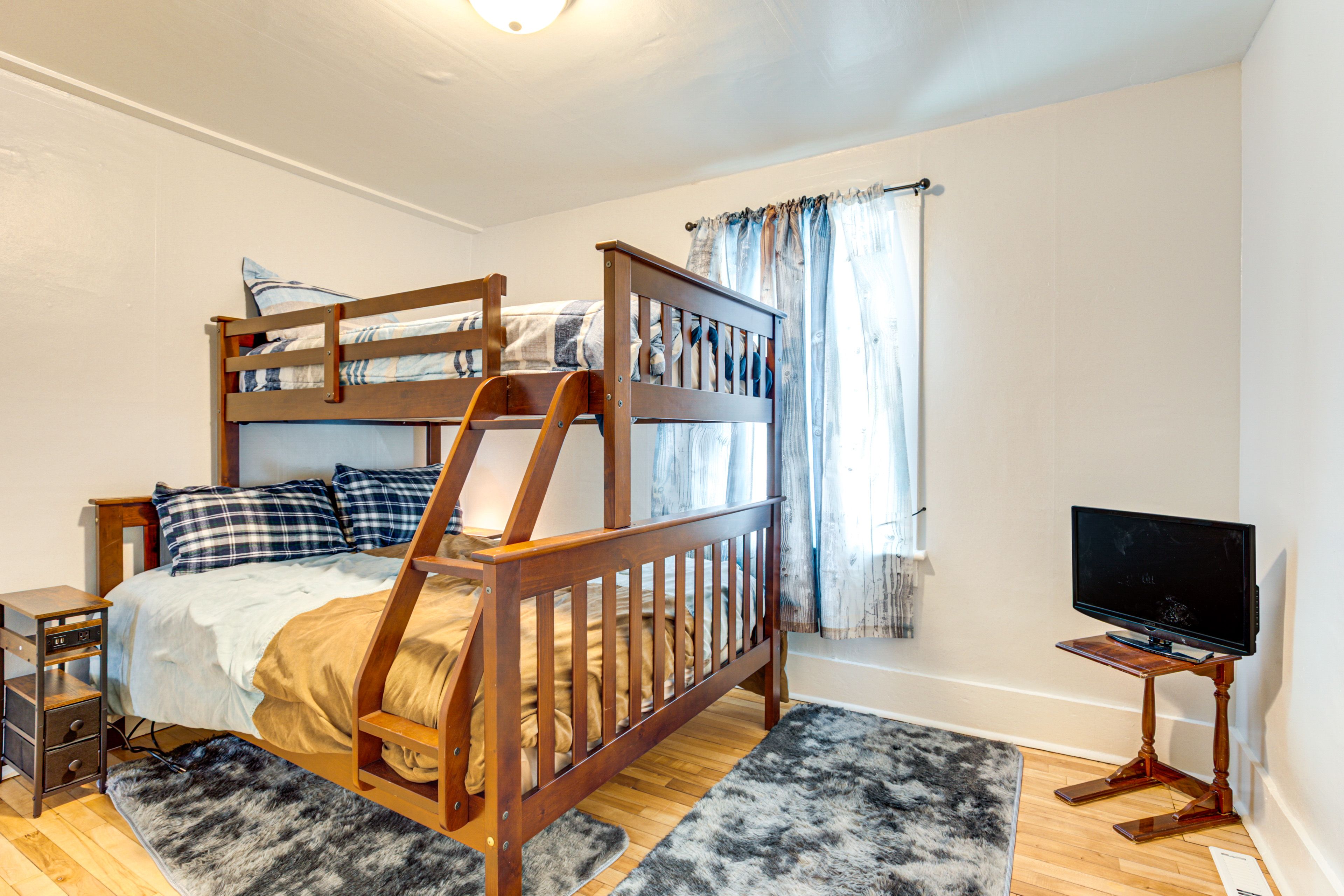 Bedroom 2 | 2nd Floor | Twin/Full Bunk Bed