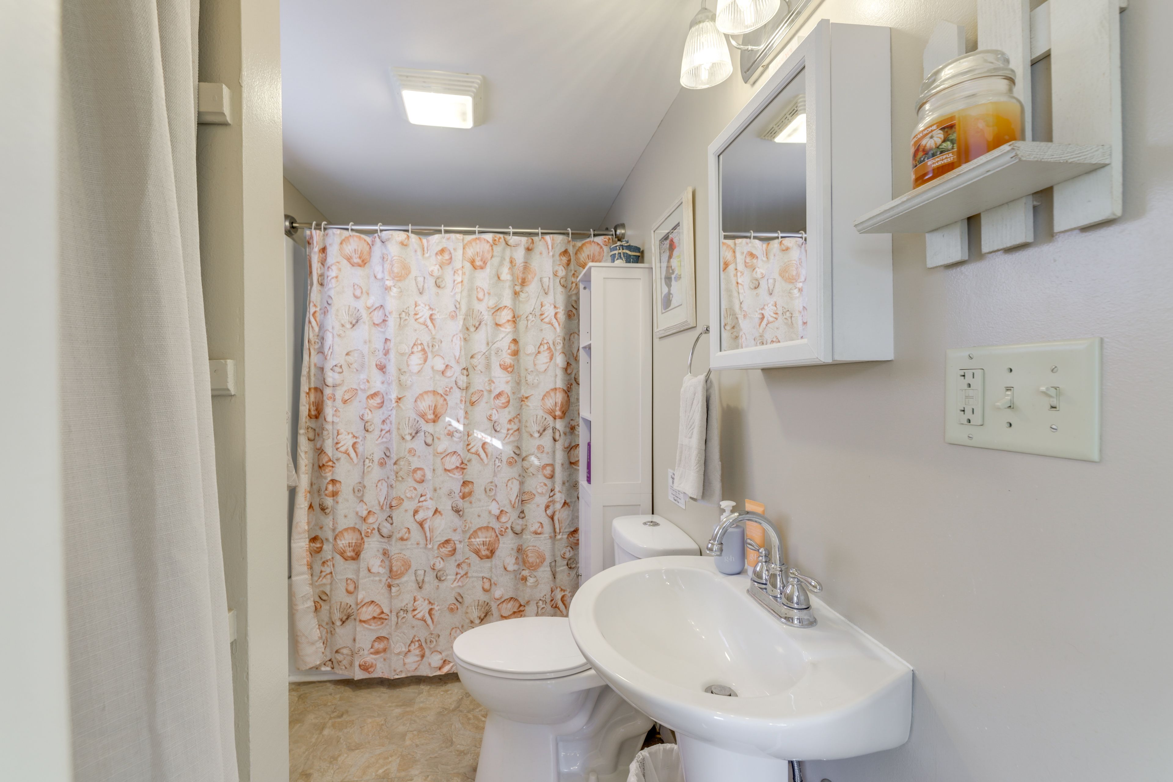 Full Bathroom