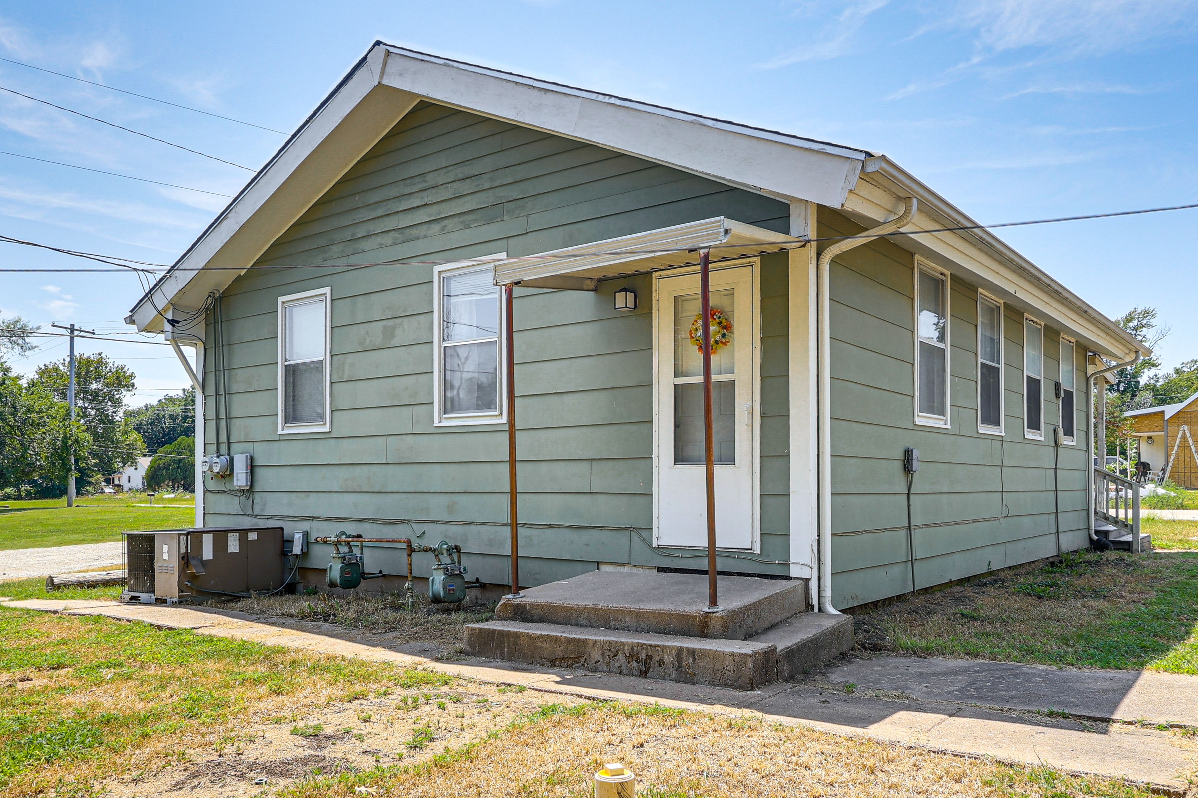 Winfield Vacation Rental | 1BR | 1BA | 700 Sq Ft | 3 Steps to Enter