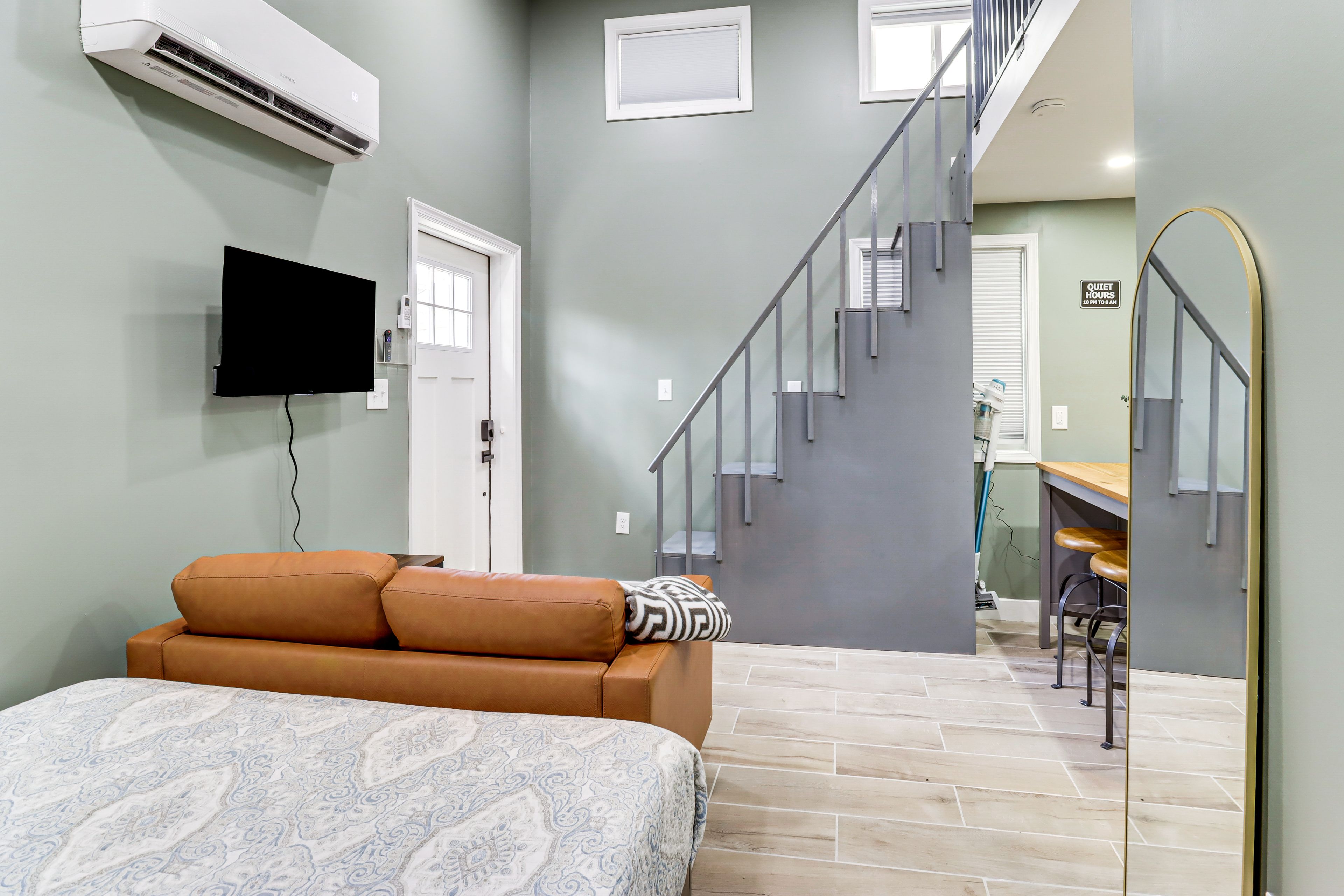 2-Story Apartment | Self Check-In | In-Unit Laundry