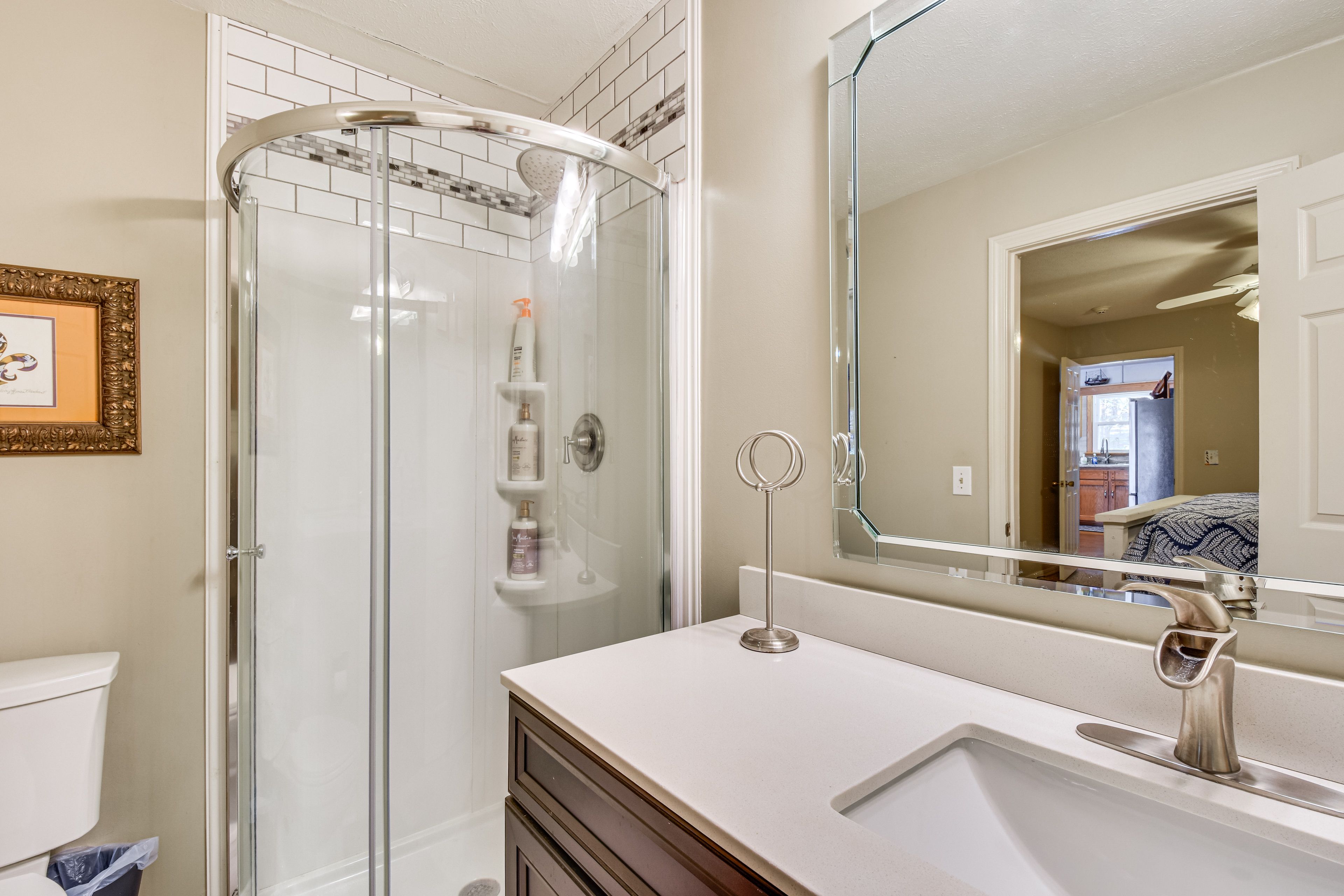 Full Bathroom | 2nd Floor