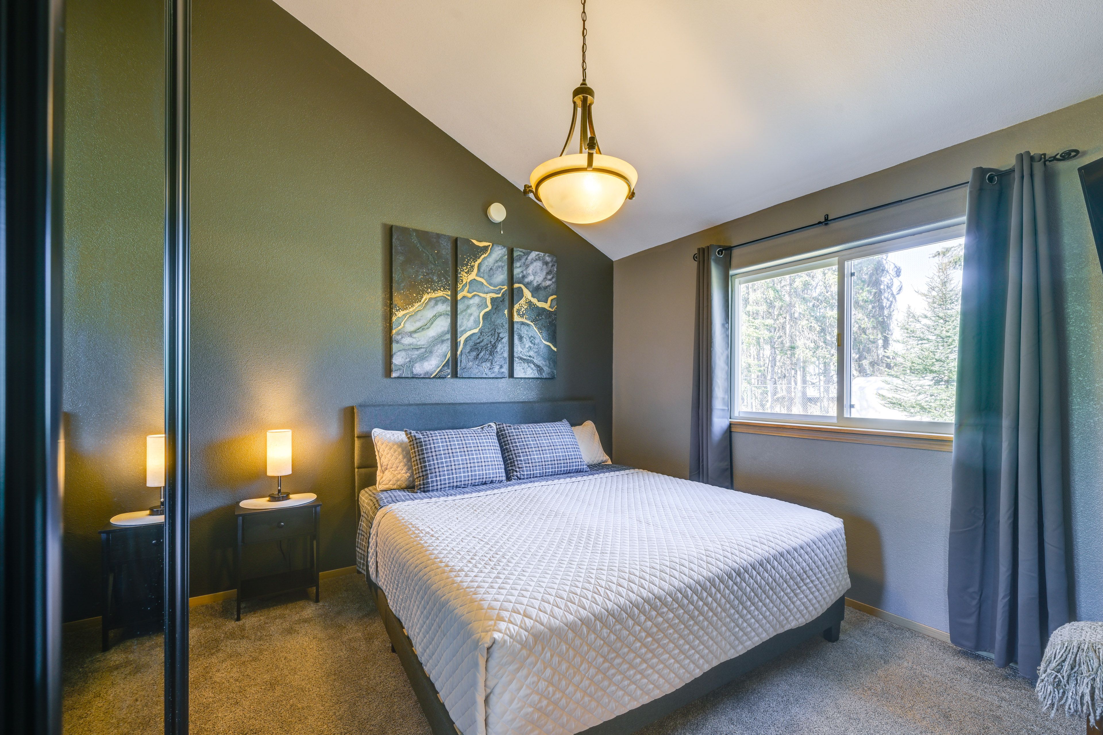 Bedroom 1 | King Bed | Linens Provided