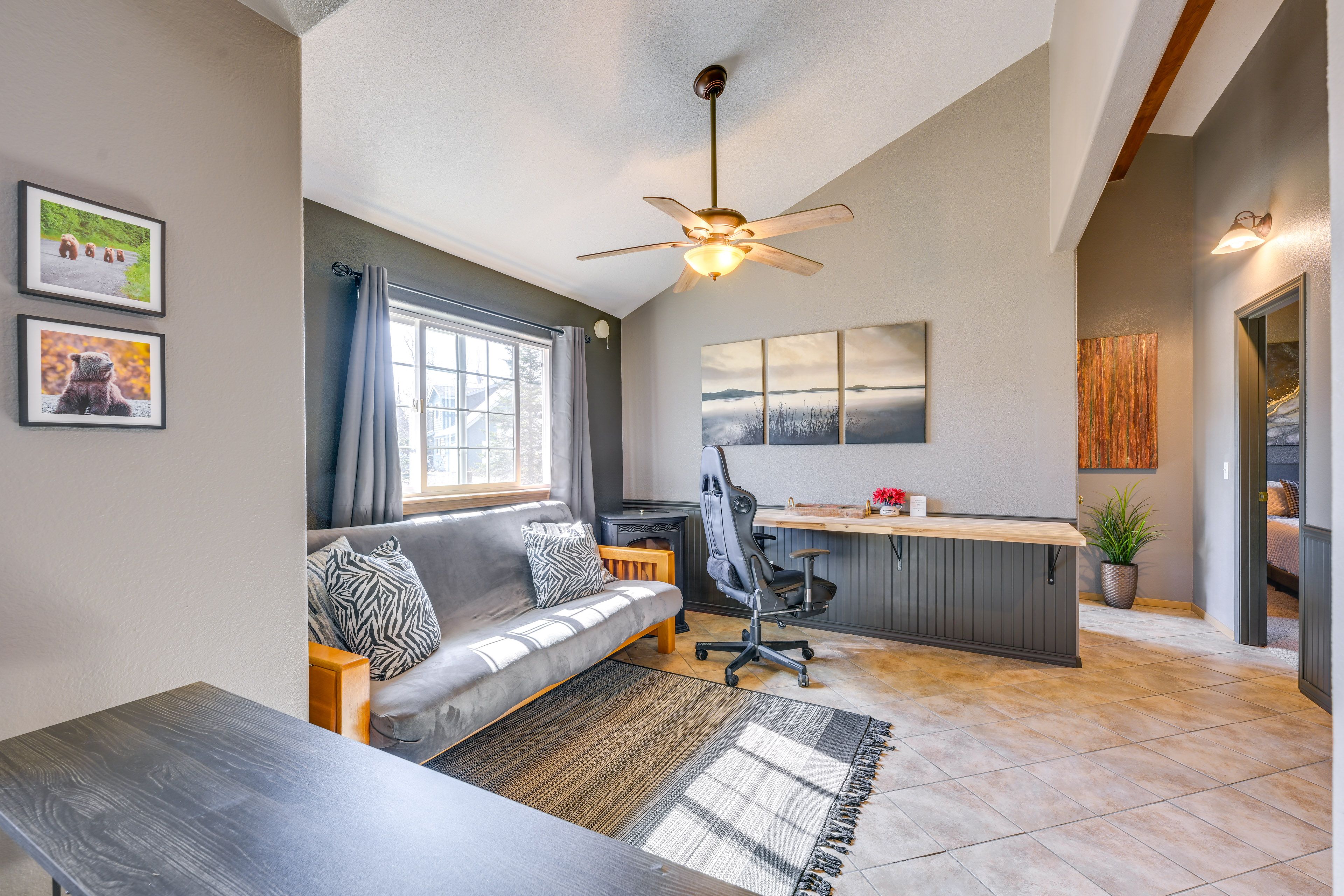 Office Area | Full Futon