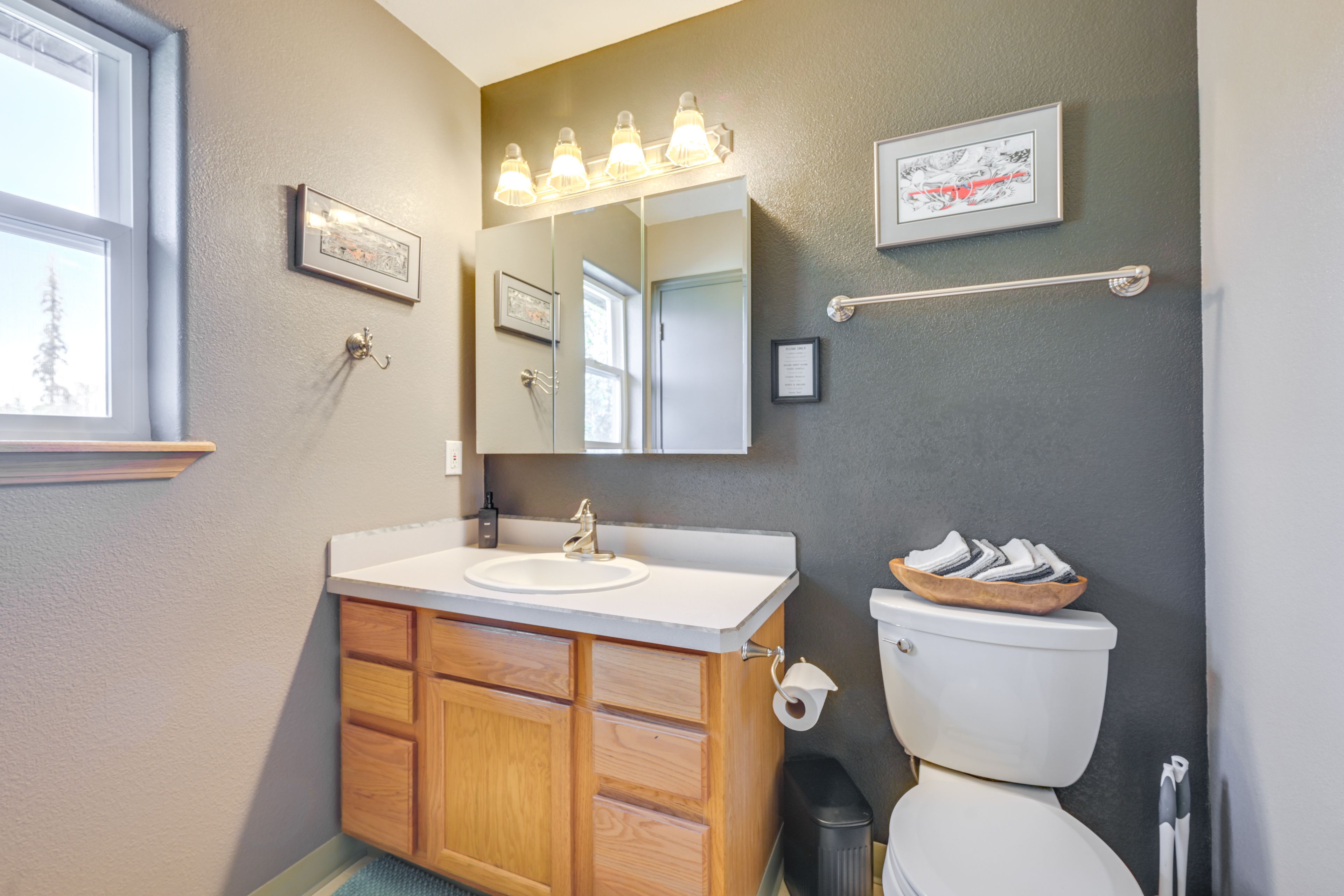 En-Suite Bathroom | Towels Provided | Hair Dryer
