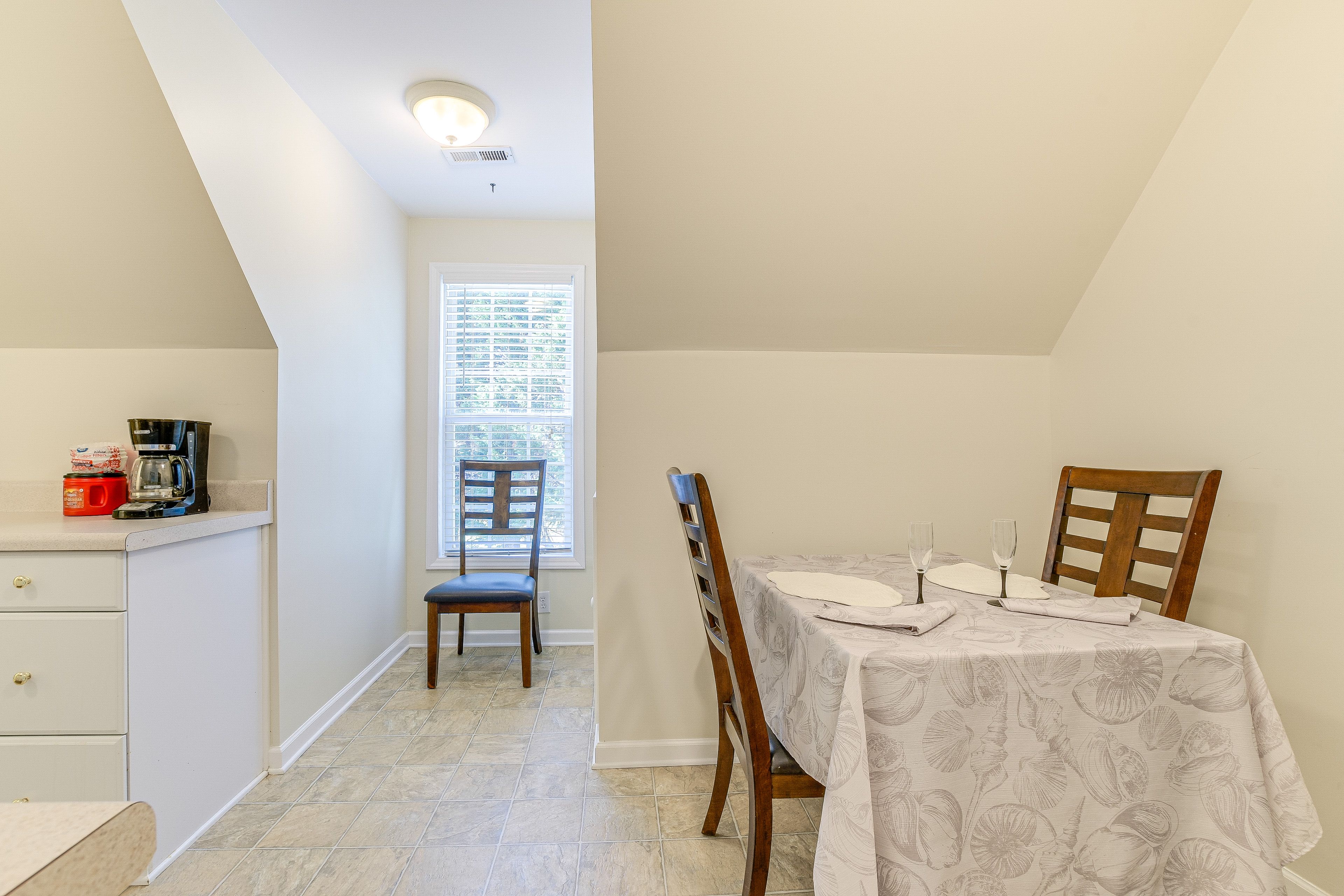 Dining Area | Dishware/Flatware