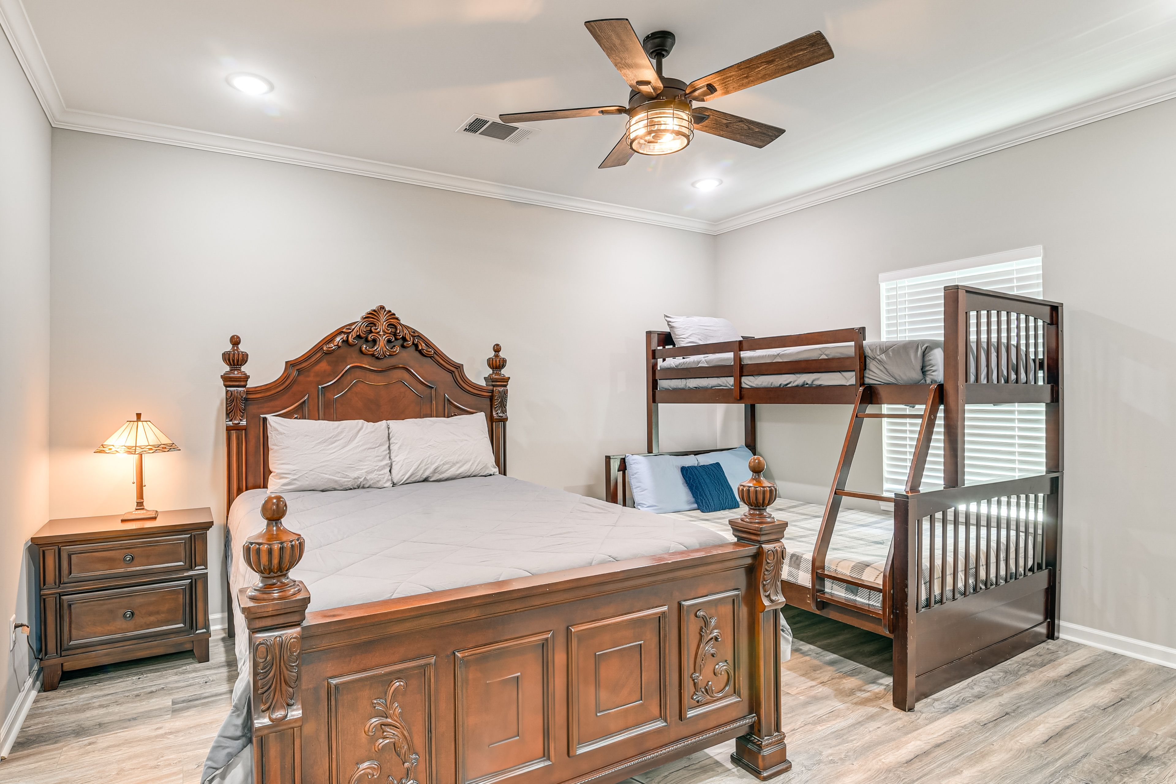 Bedroom 2 | Queen Bed | Twin/Full Bunk Bed | 1st Floor