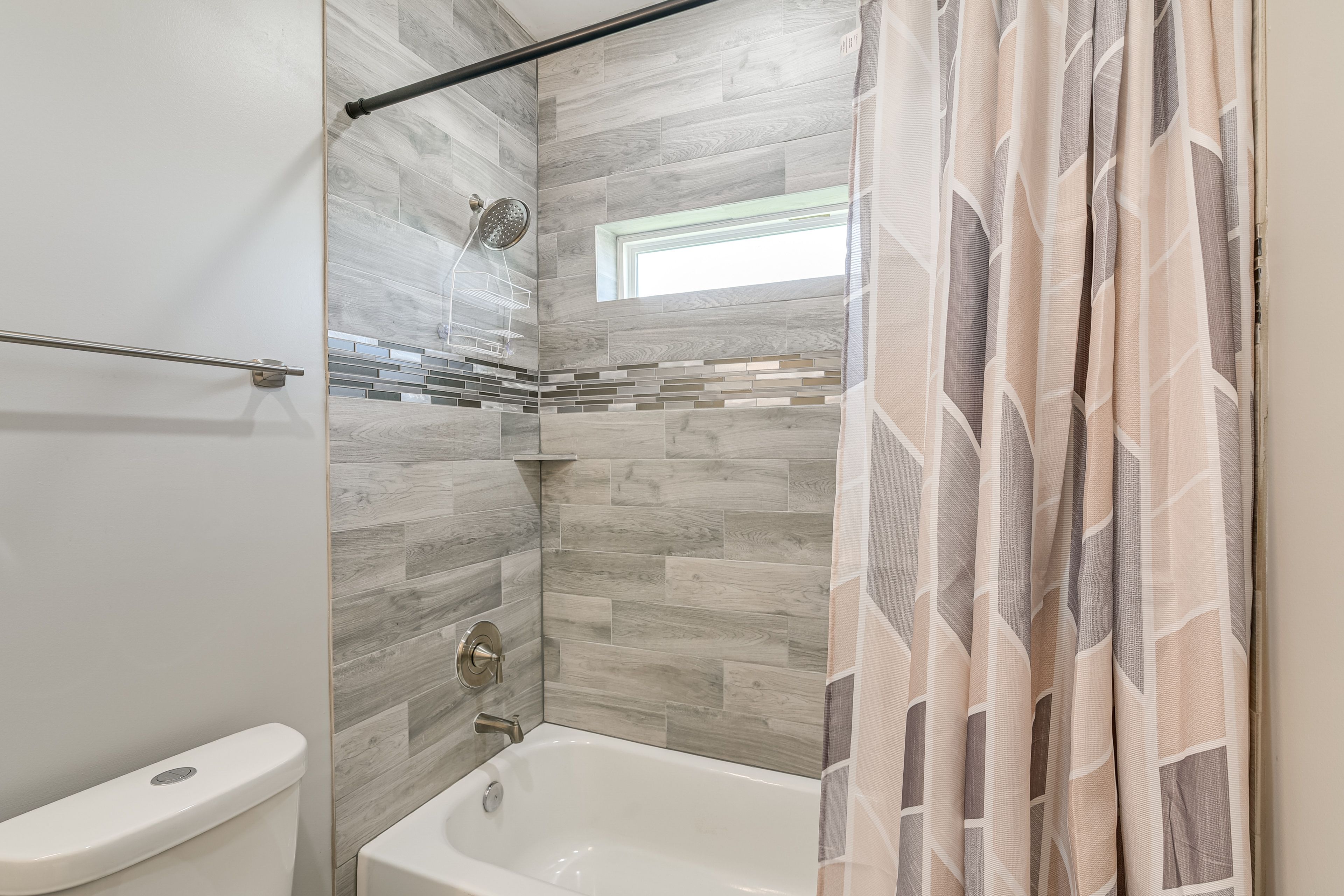 Full Bathroom | 2nd Floor