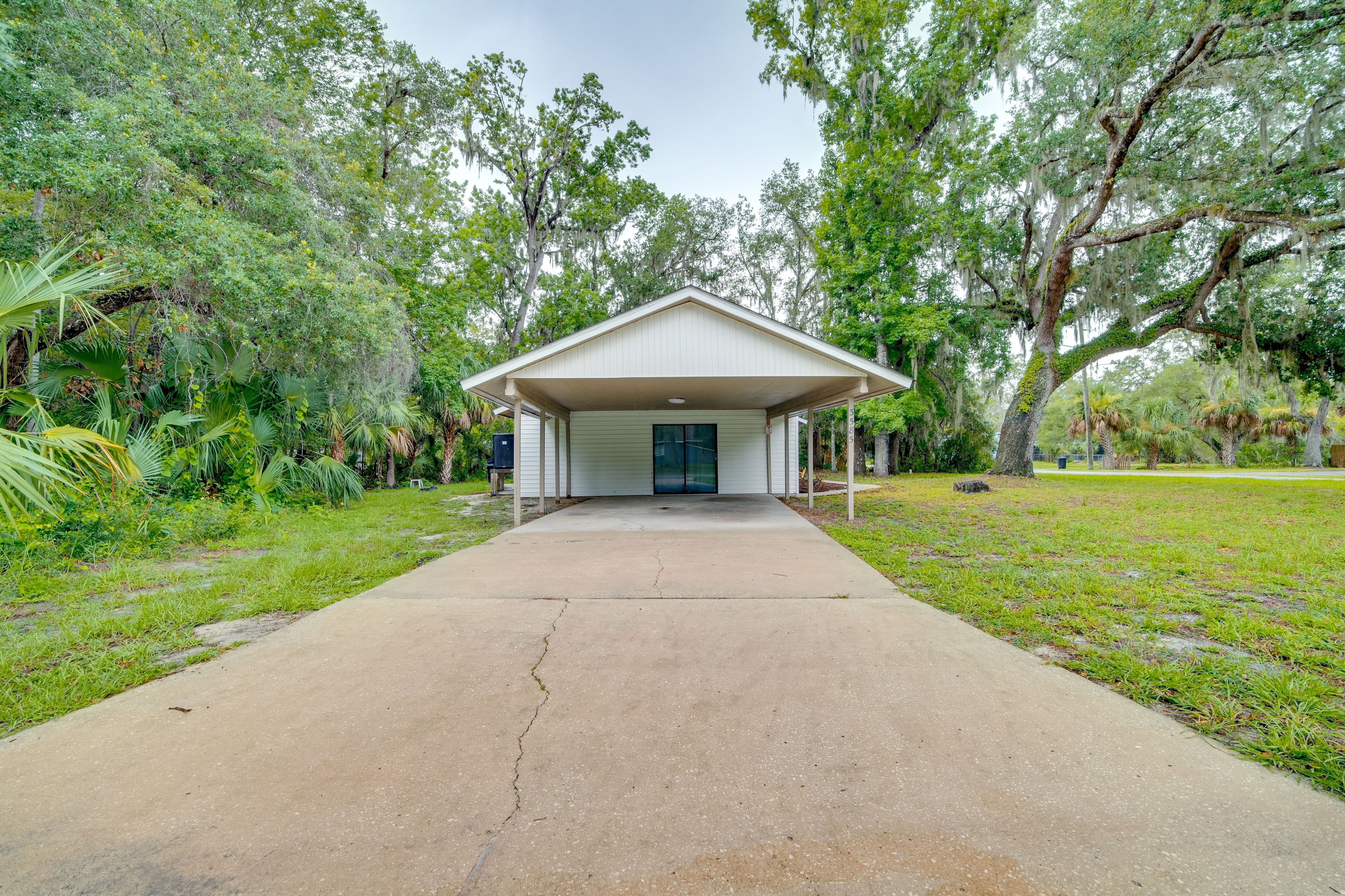 Parking | Carport (2 Vehicles) | Driveway (2 Vehicles)
