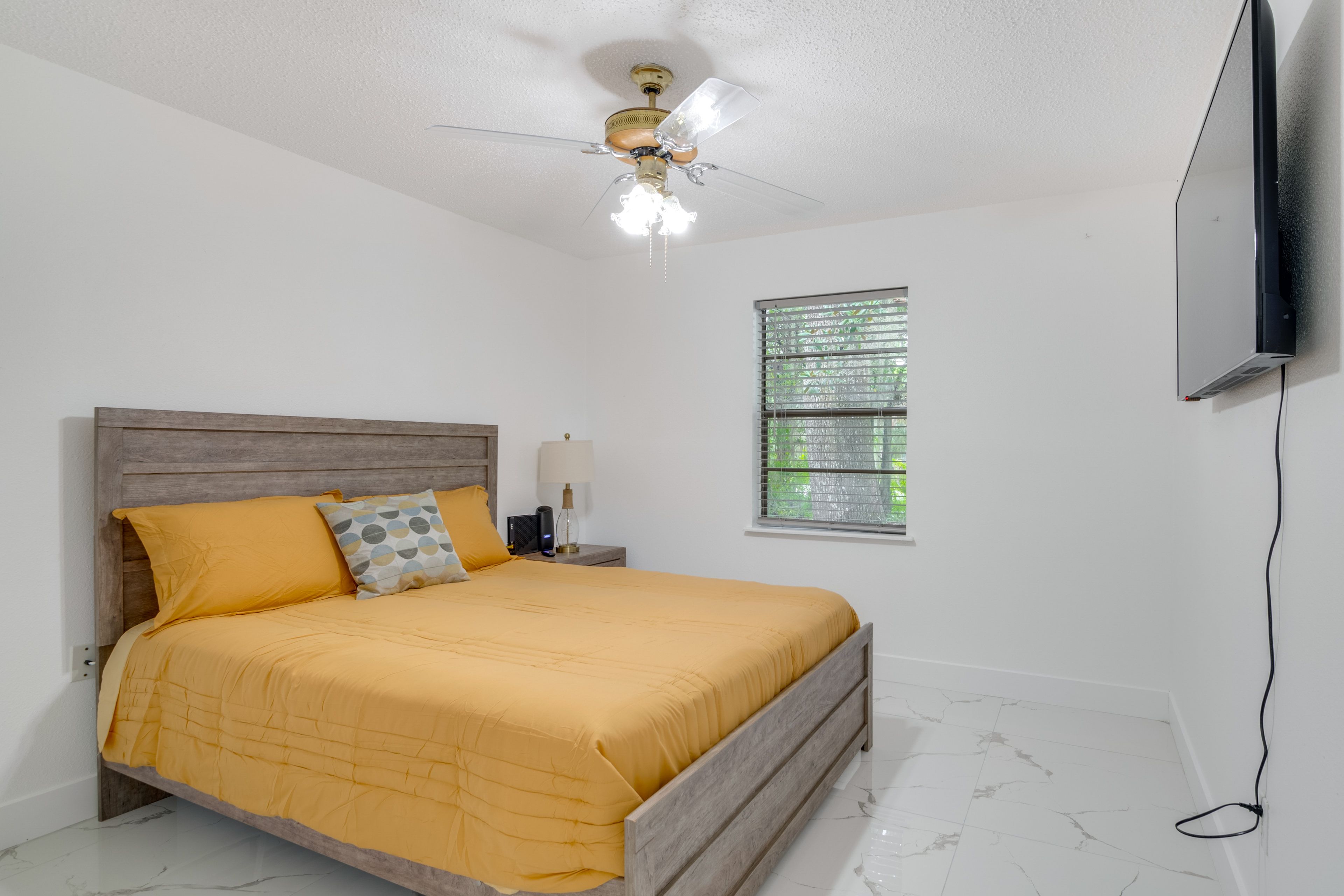 Bedroom 3 | Queen Bed | Smart TV