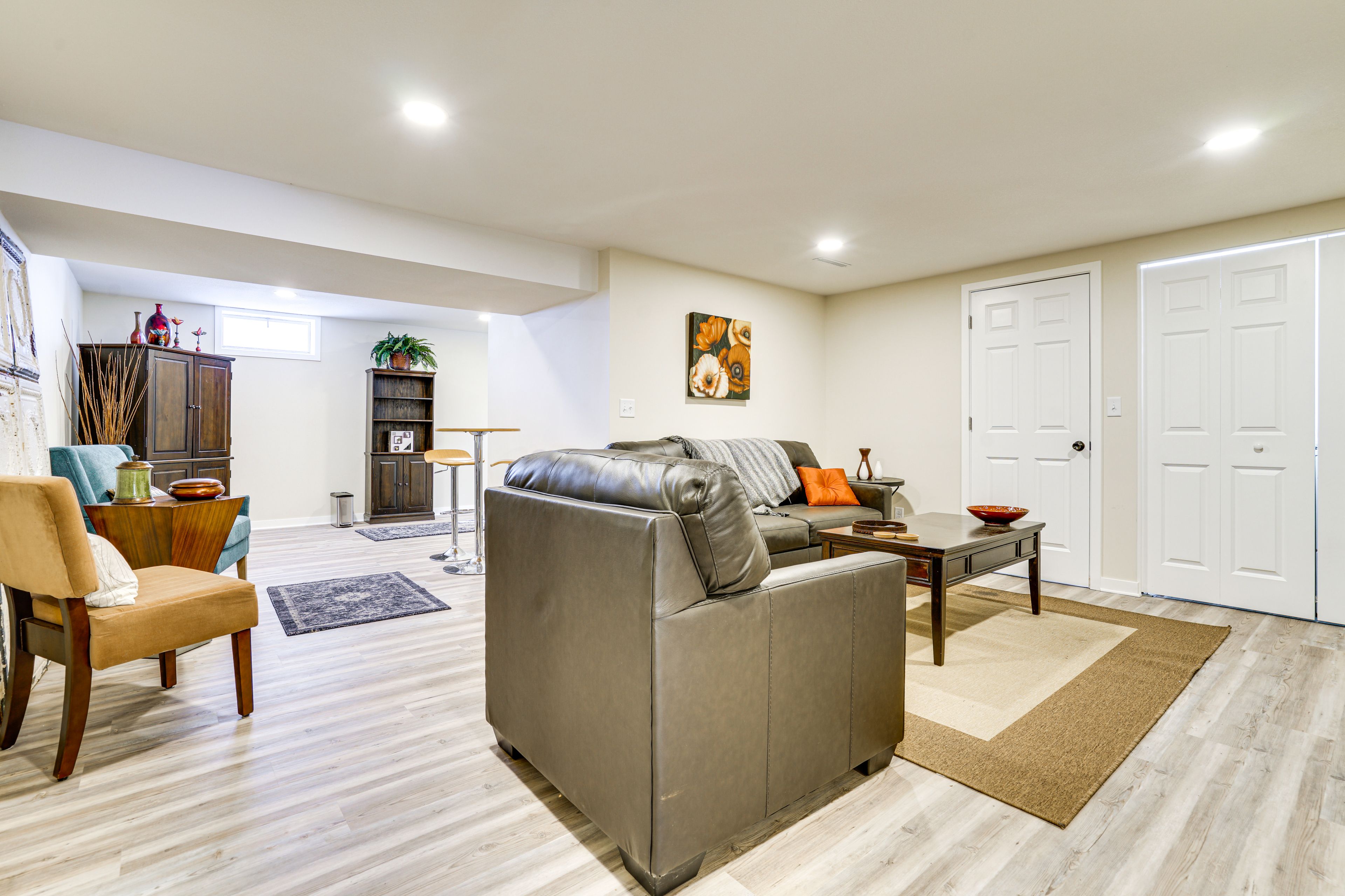 Living Room | Lower Level | Washer & Dryer