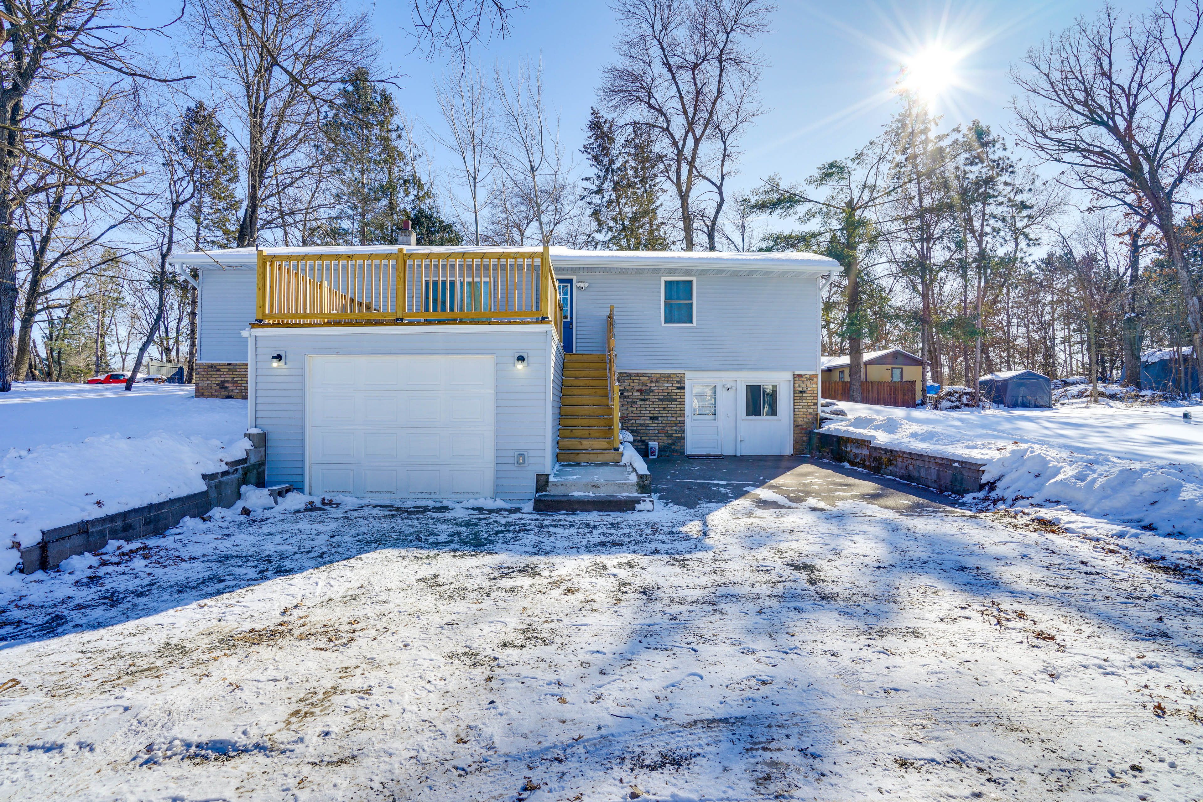 Property Exterior | Driveway (3 vehicles or 2 Vehicles + 1 Boat)