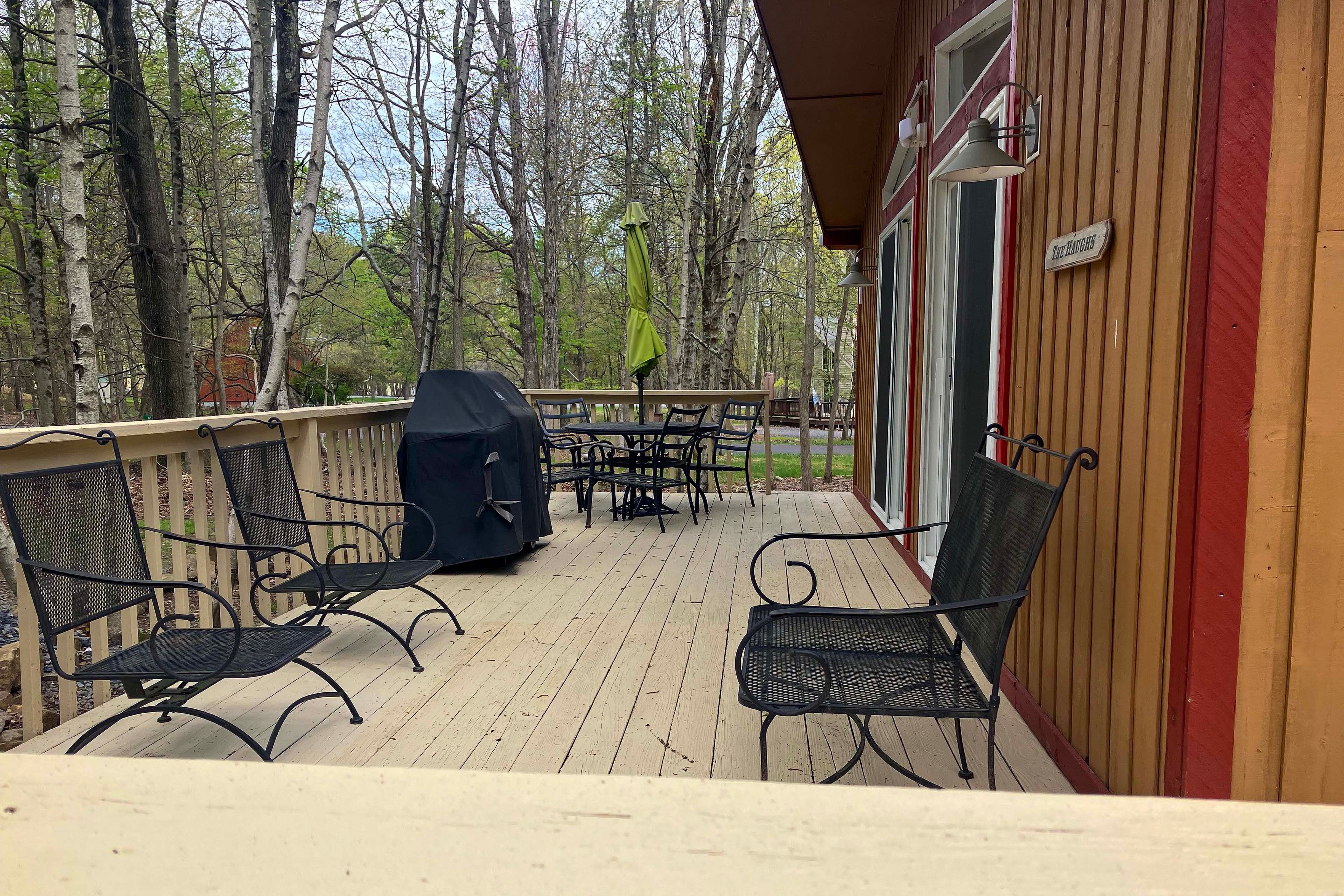 Furnished Deck | Gas Grill | Outdoor Dining