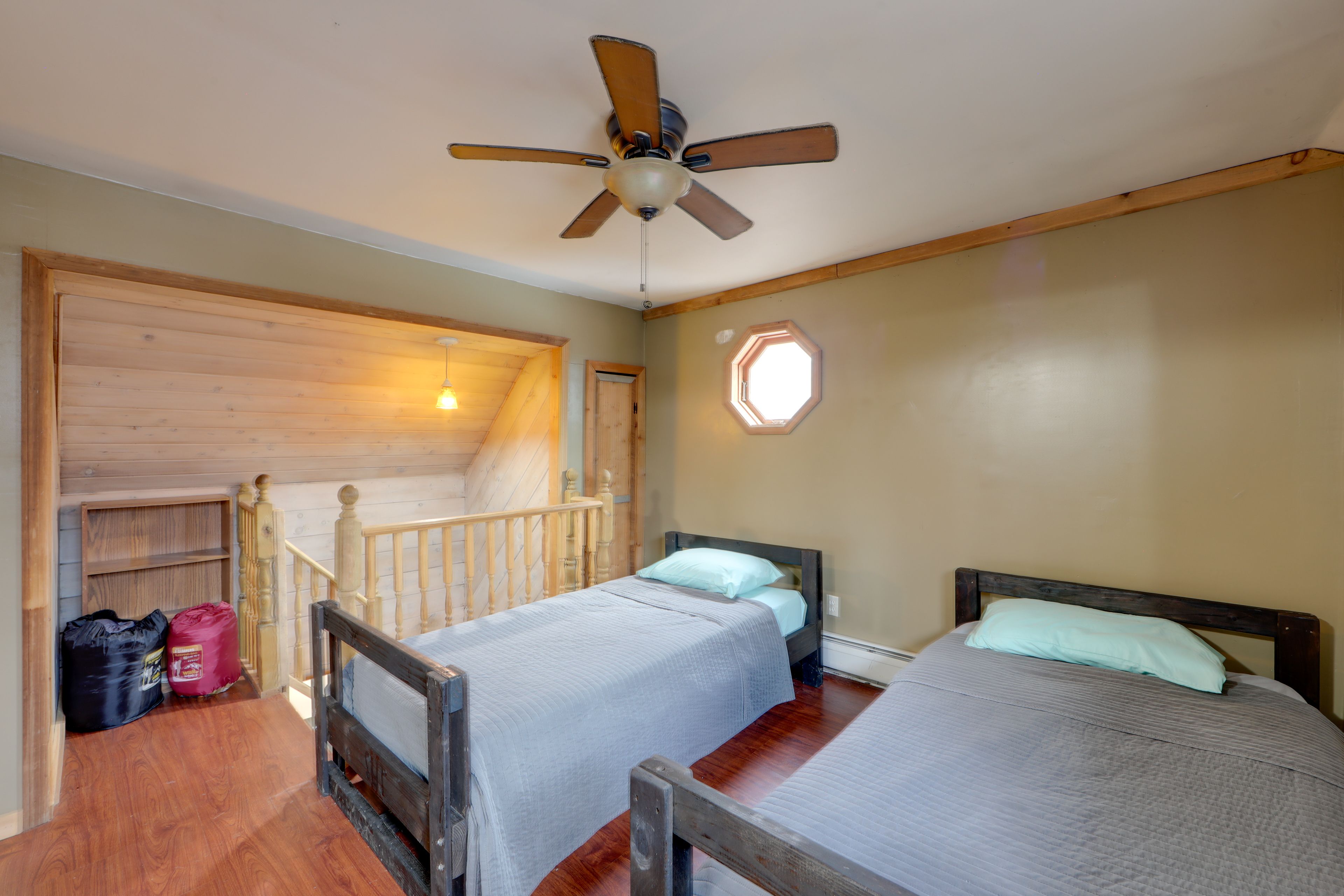 Loft | 2 Twin Beds | 2nd Floor