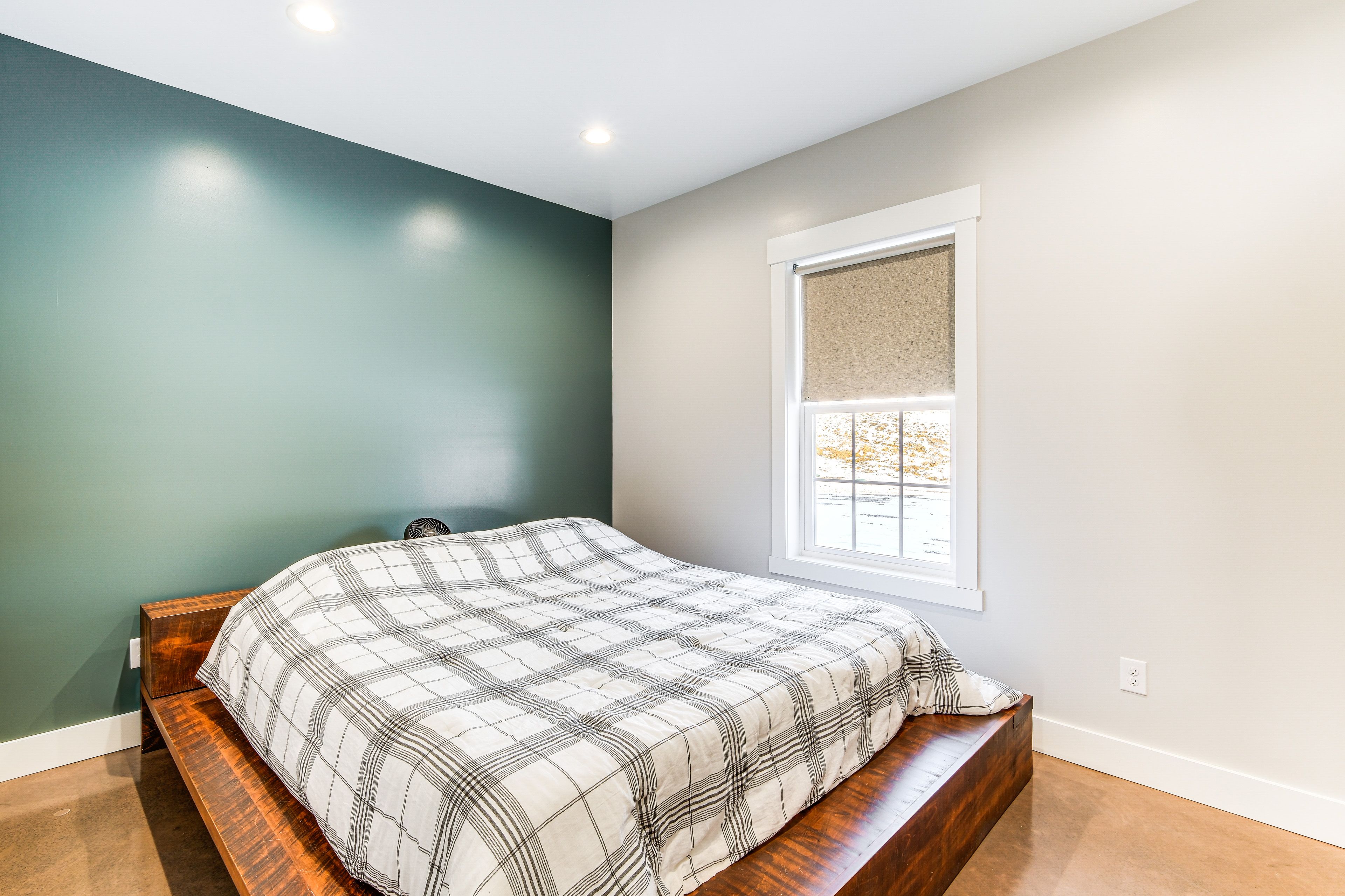 Bedroom 1 | King Bed
