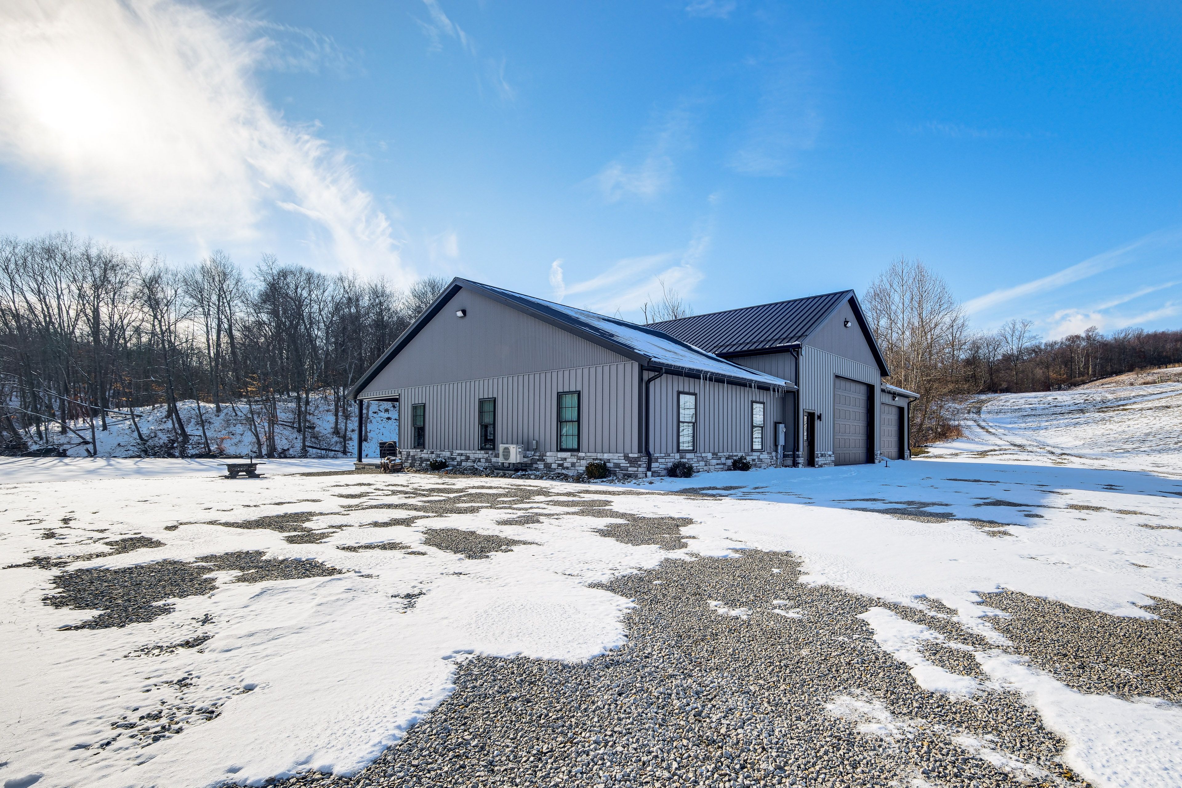 Parking | Driveway (5 Vehicles) | RV Parking Available