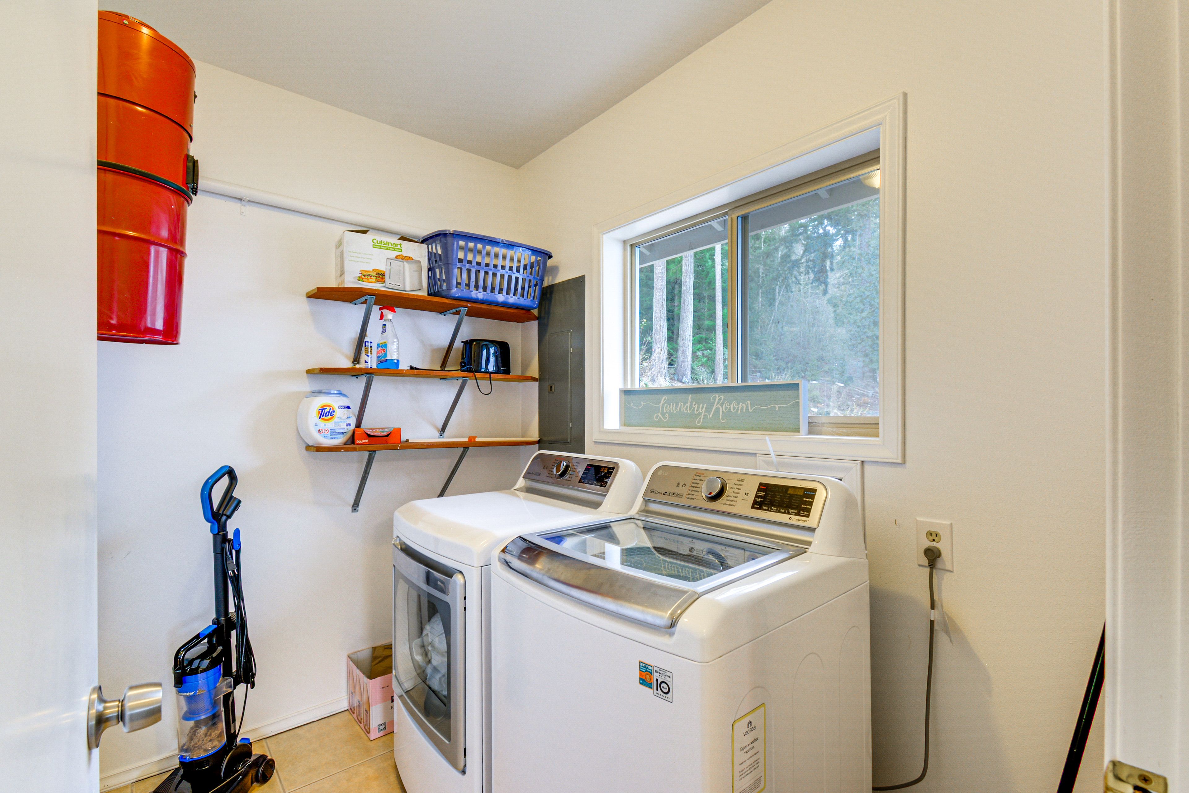Laundry Room | Detergent Provided